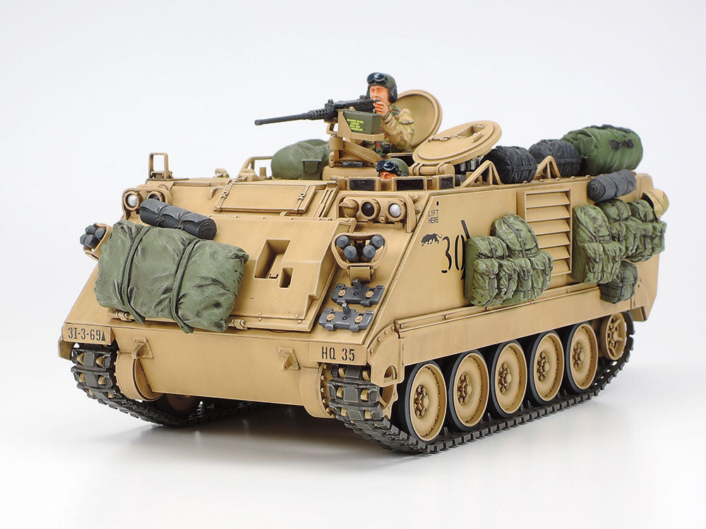 1/35 U.S. M113A2 ARMORED PERSONNEL CARRIER DESERT VERSION