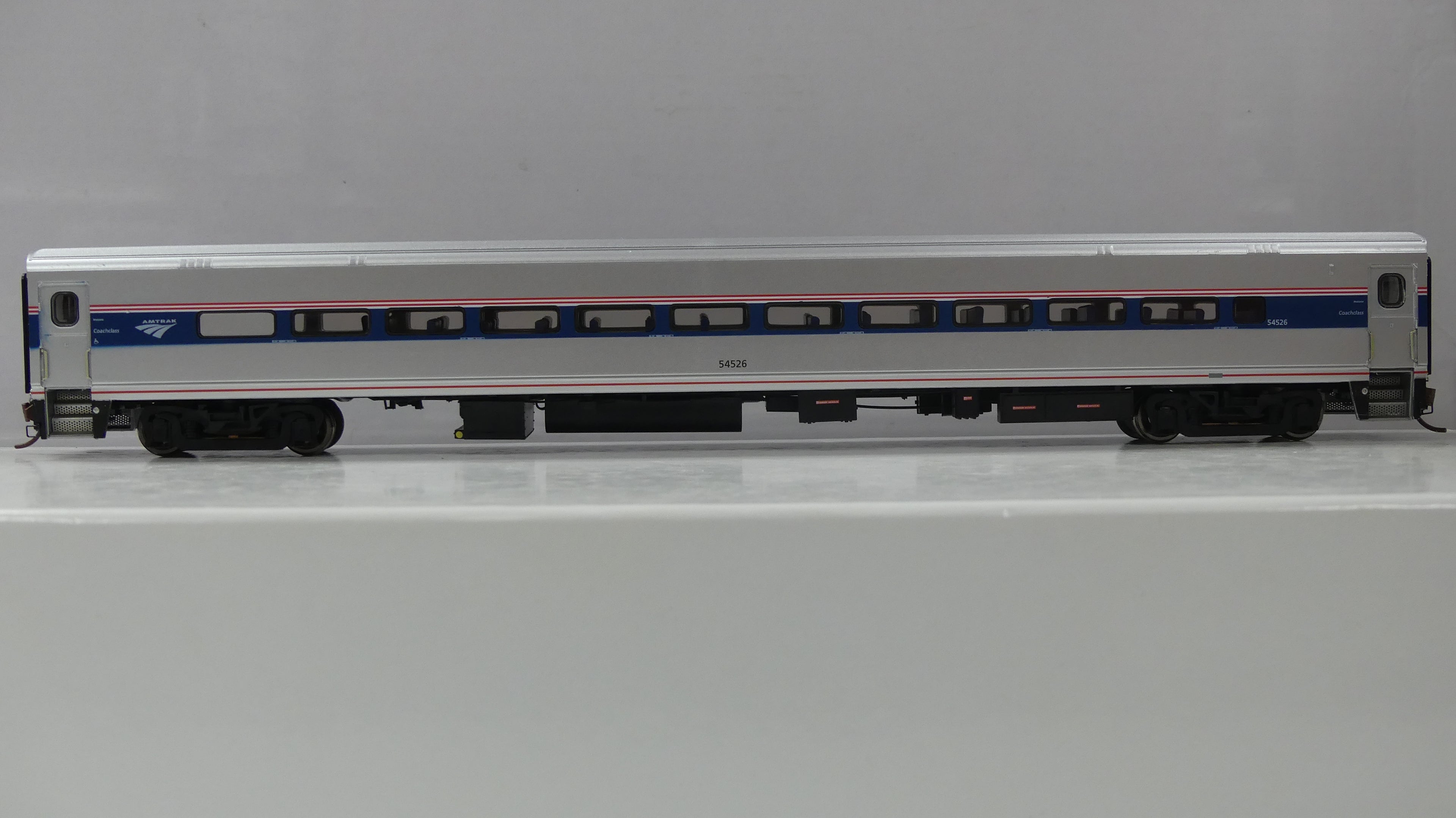 Rapido  Ho Scale Horizon ADA Coach Amtrak Ph VI