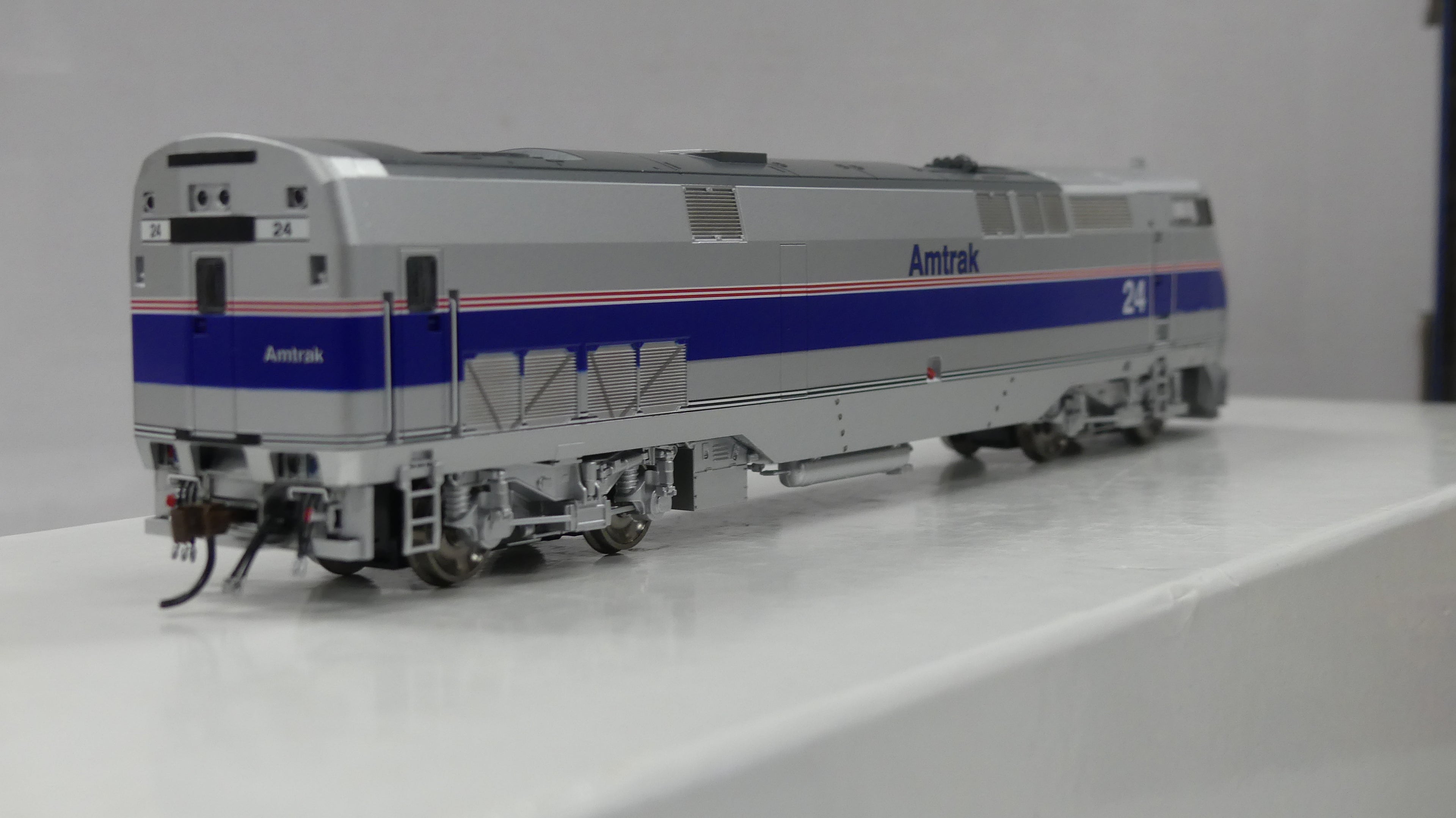 Athearn Genesis HO Scale P42DC Amtrak IV DCC Ready