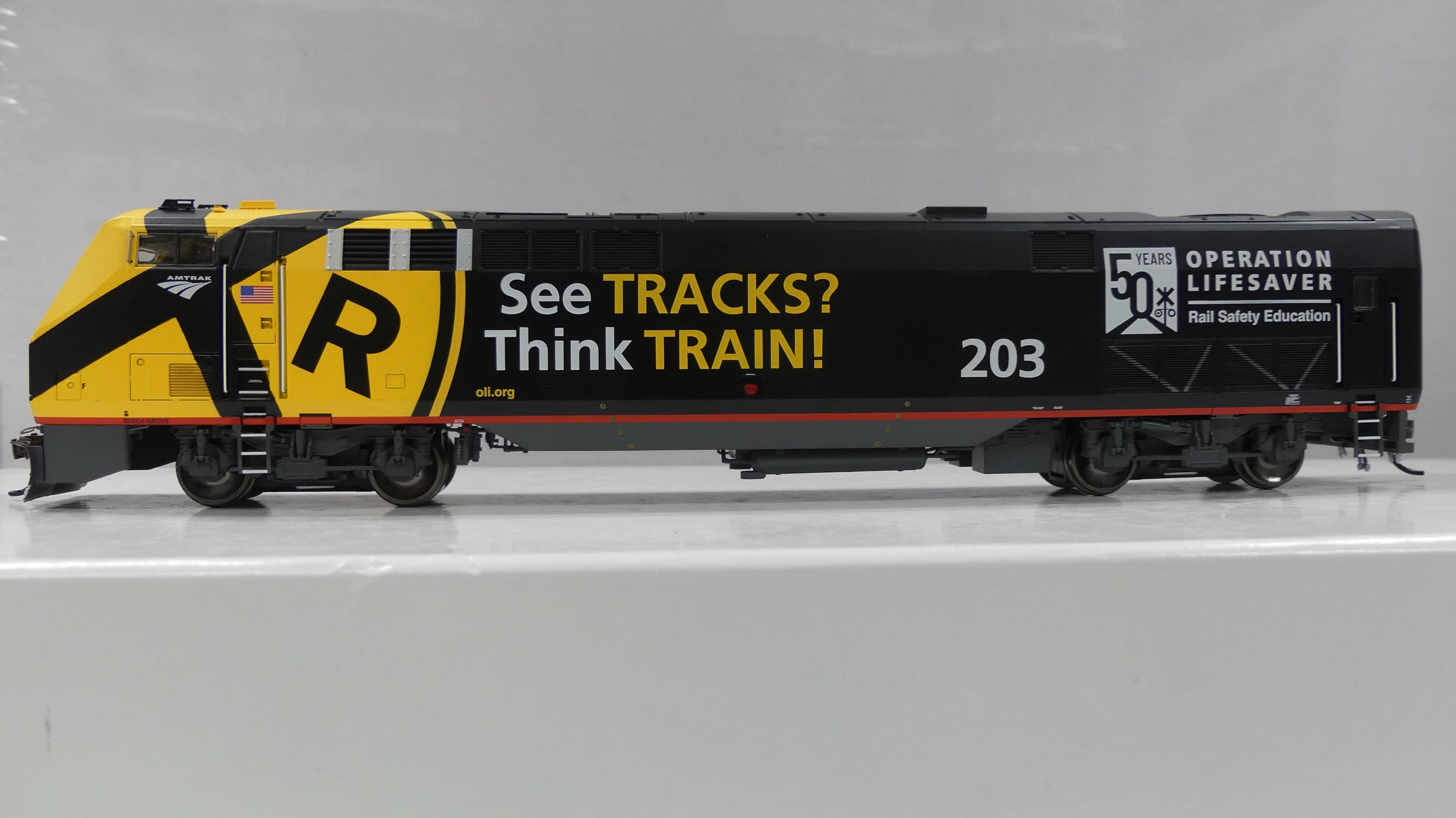 Athearn Genesis HO Scale P42DC Amtrak Operation Lifesaver #203 DCC & Sound