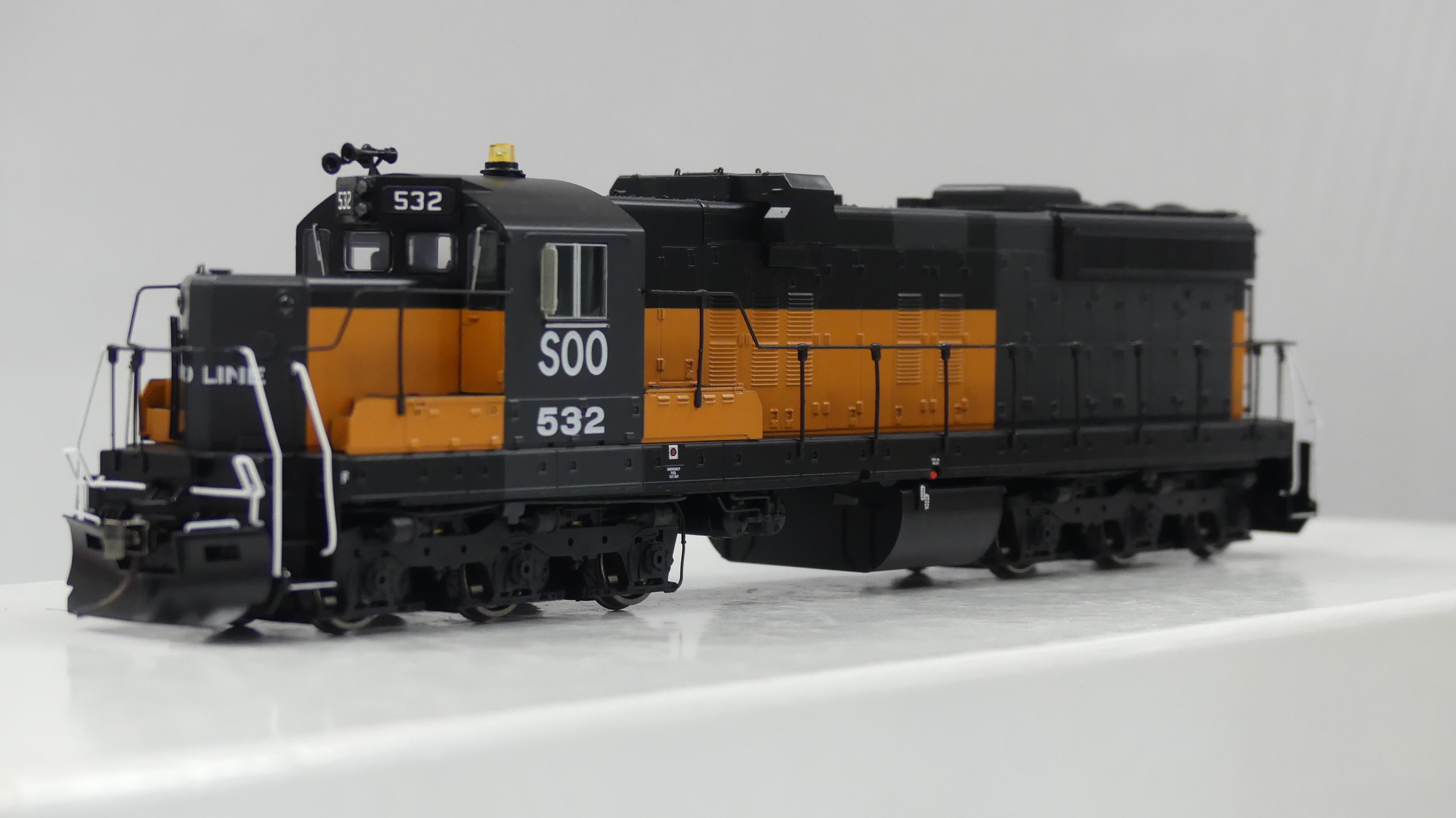 Rapido Ho Scale EMD SD10 Soo Line Ex Milw DCC & Sound