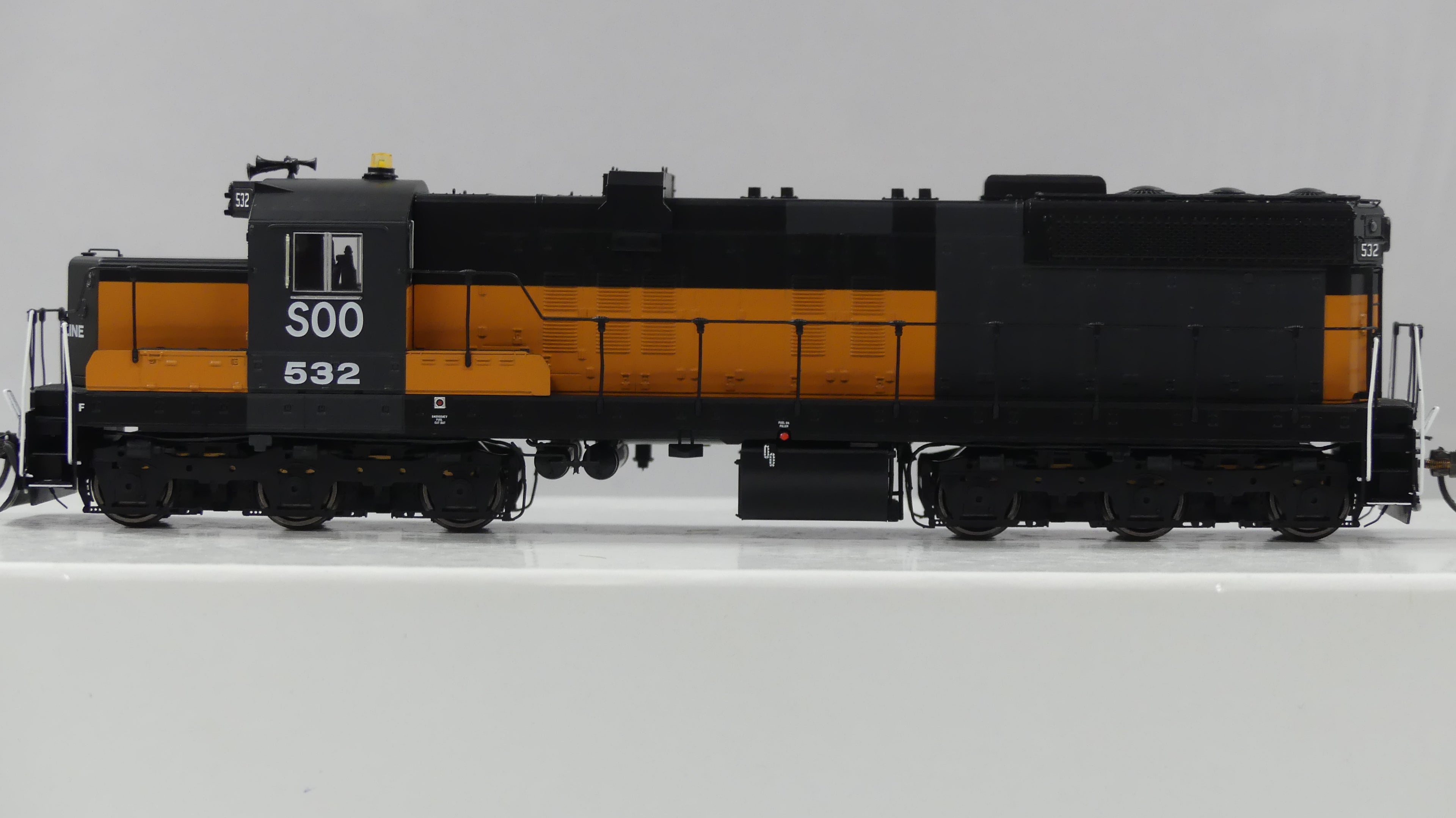 Rapido Ho Scale EMD SD10 Soo Line Ex Milw DCC & Sound