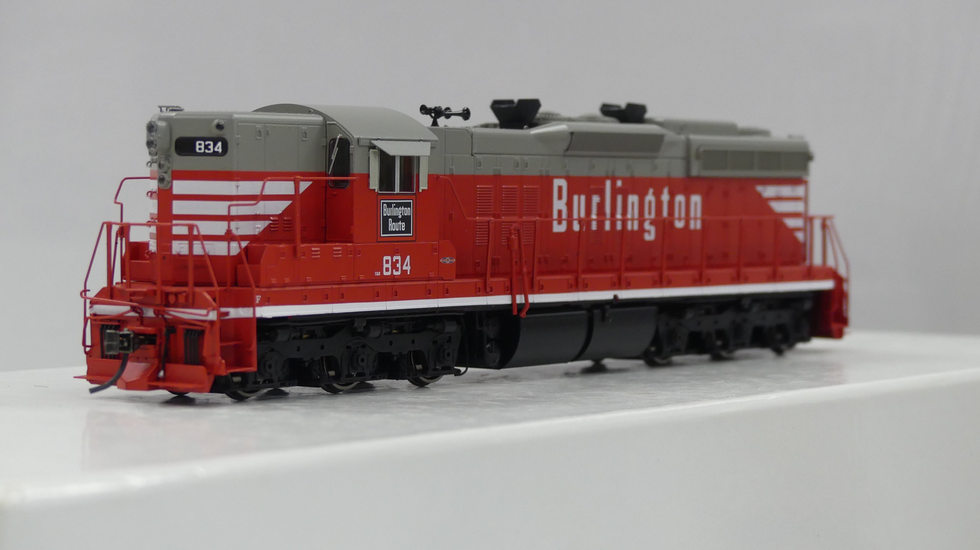 Rapido Ho Scale EMD SD9 Burlington (CB&Q) White Sill DCC & Sound