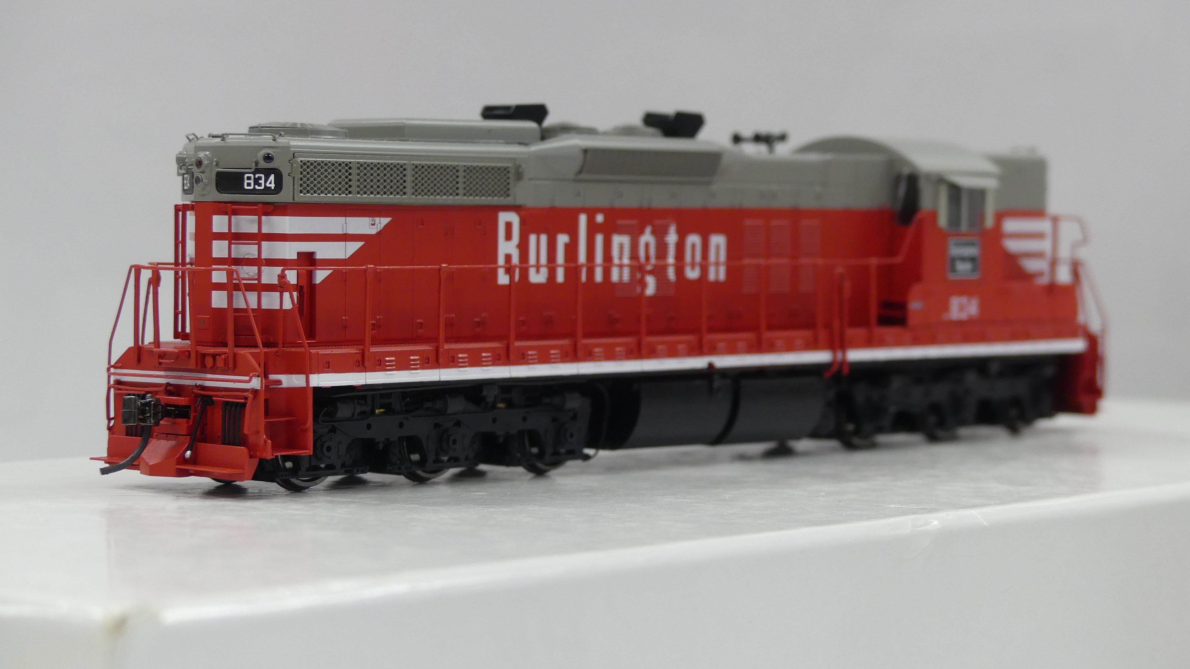 Rapido Ho Scale EMD SD9 Burlington (CB&Q) White Sill DCC & Sound