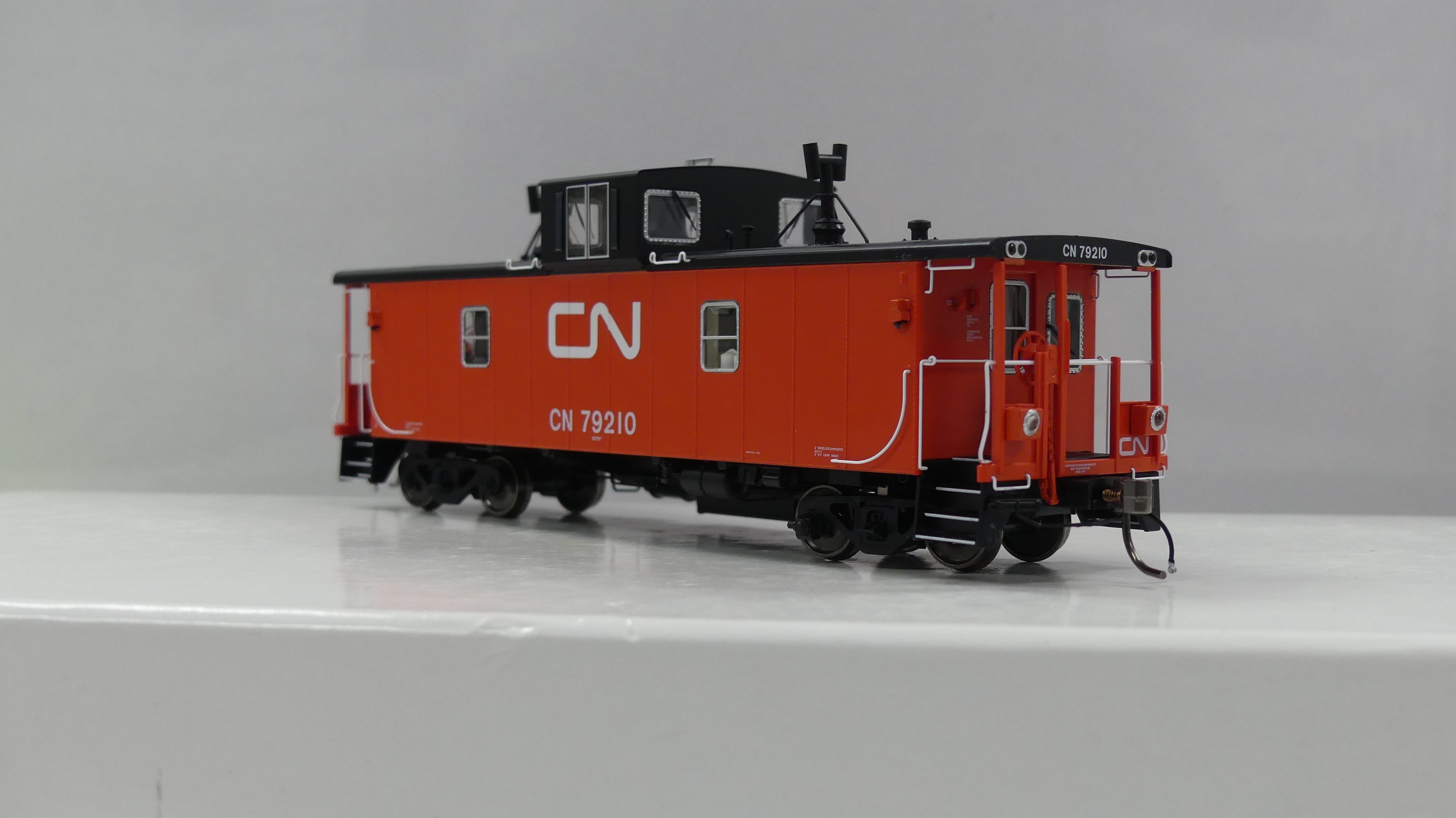 Rapido HO Scale Hawker Siddeley CN Caboose Late W/ Black Steps