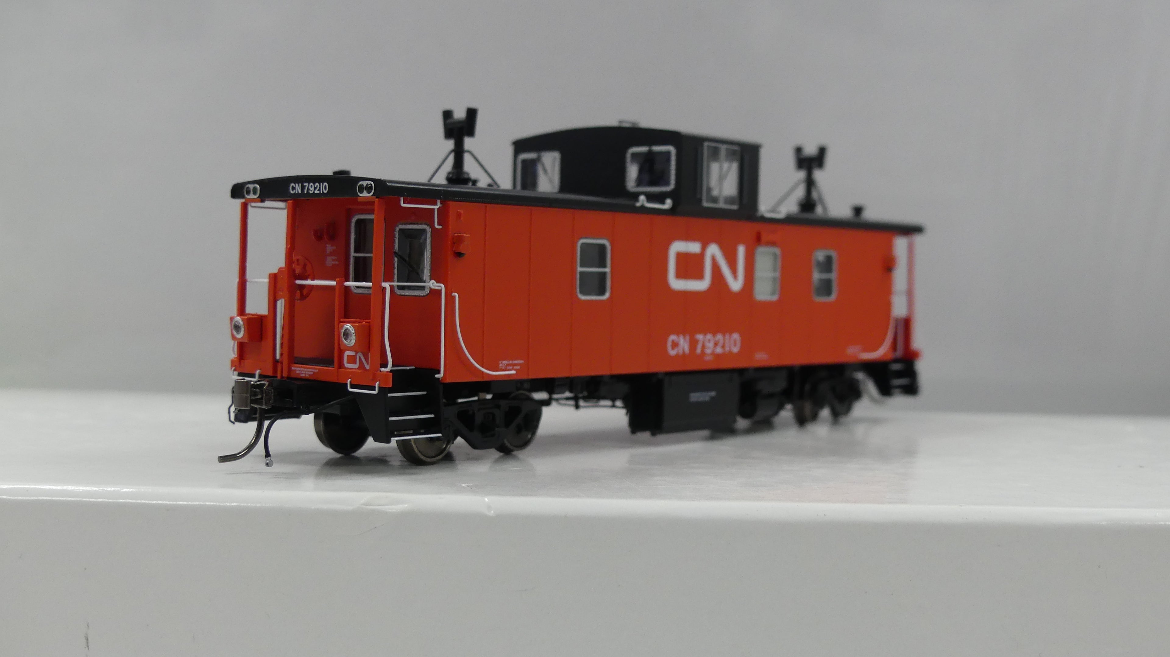 Rapido HO Scale Hawker Siddeley CN Caboose Late W/ Black Steps