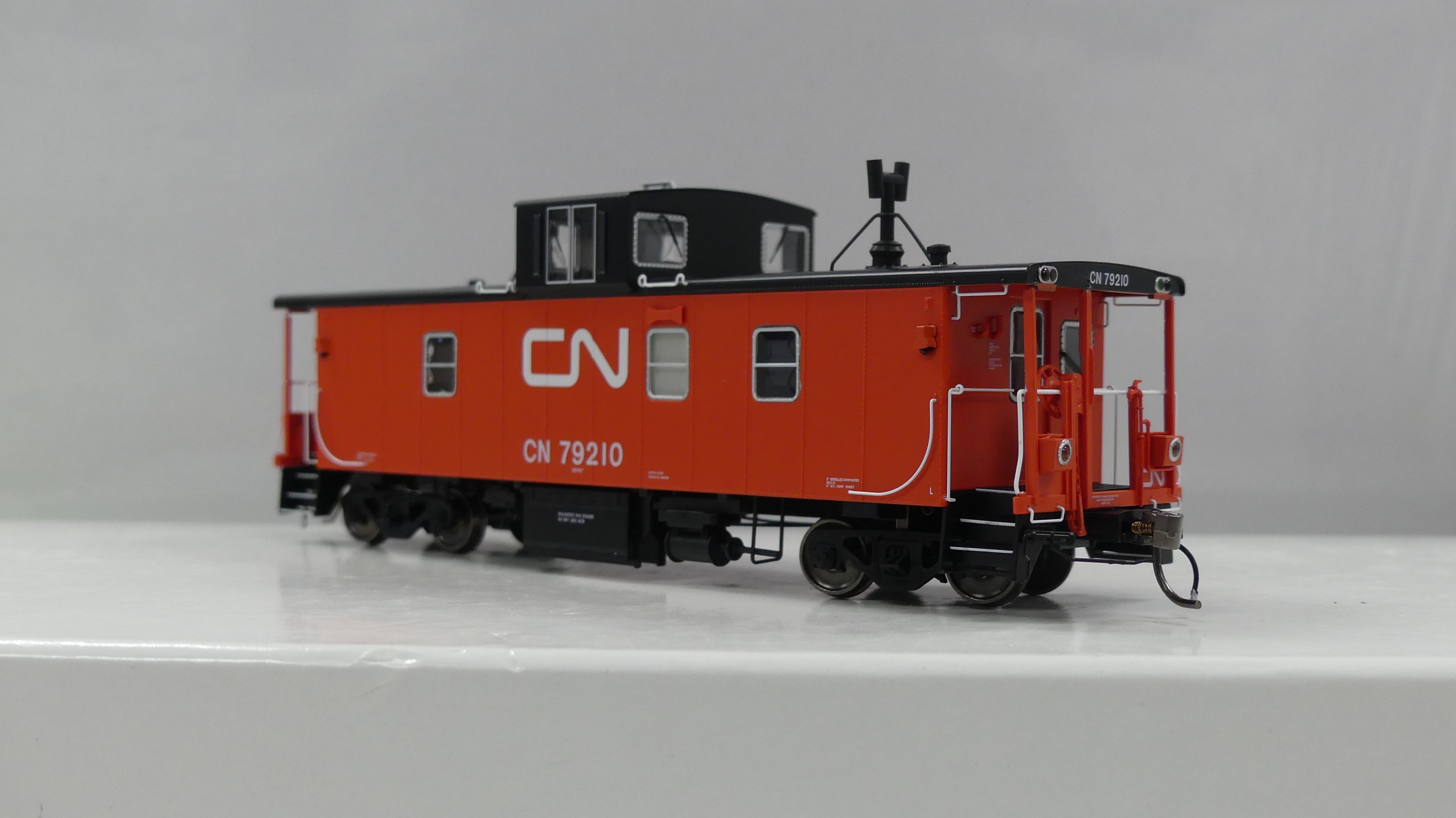 Rapido HO Scale Hawker Siddeley CN Caboose Late W/ Black Steps