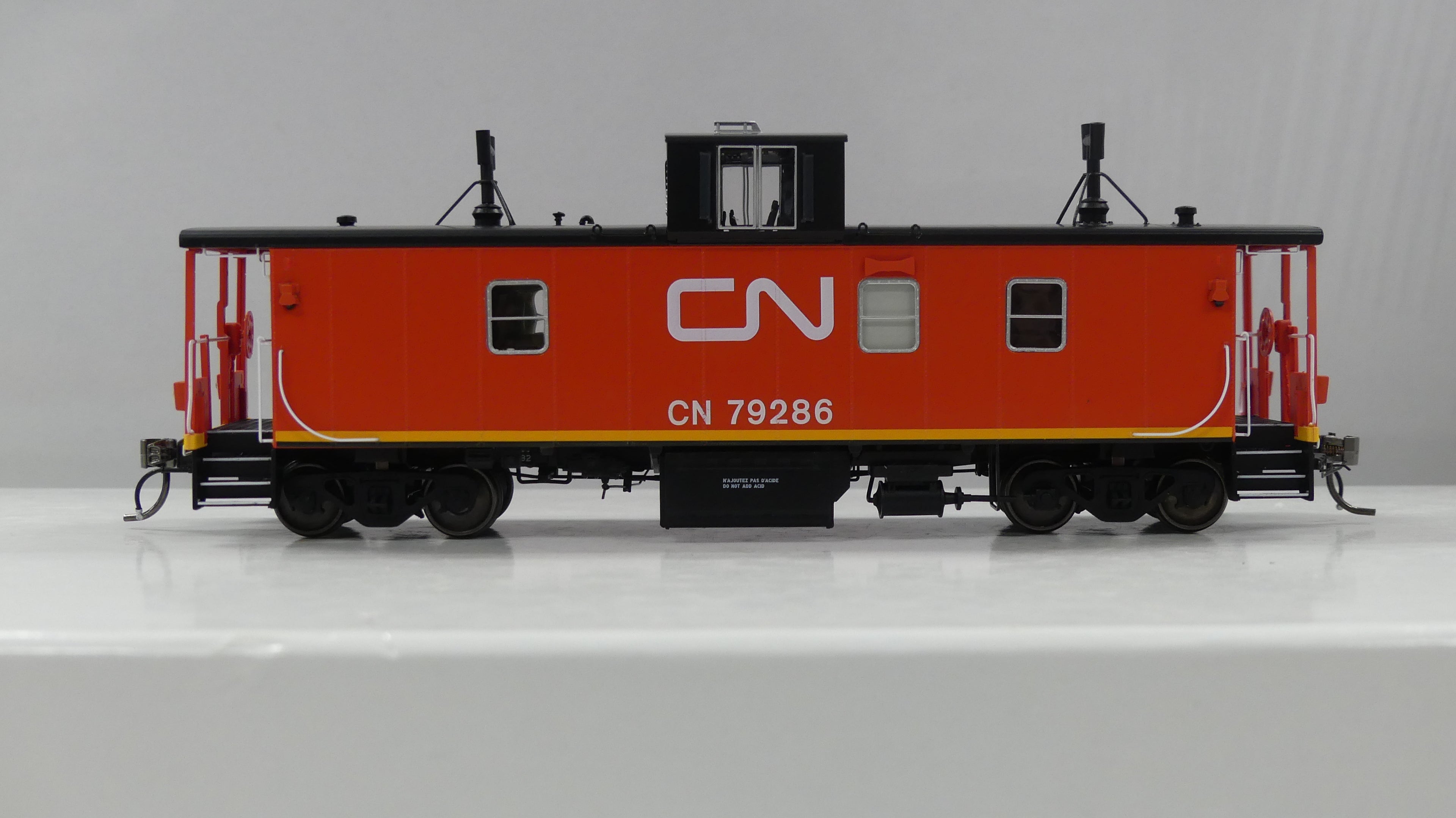 Rapido HO CN Hawker-Siddeley Caboose CN - International Service #79286