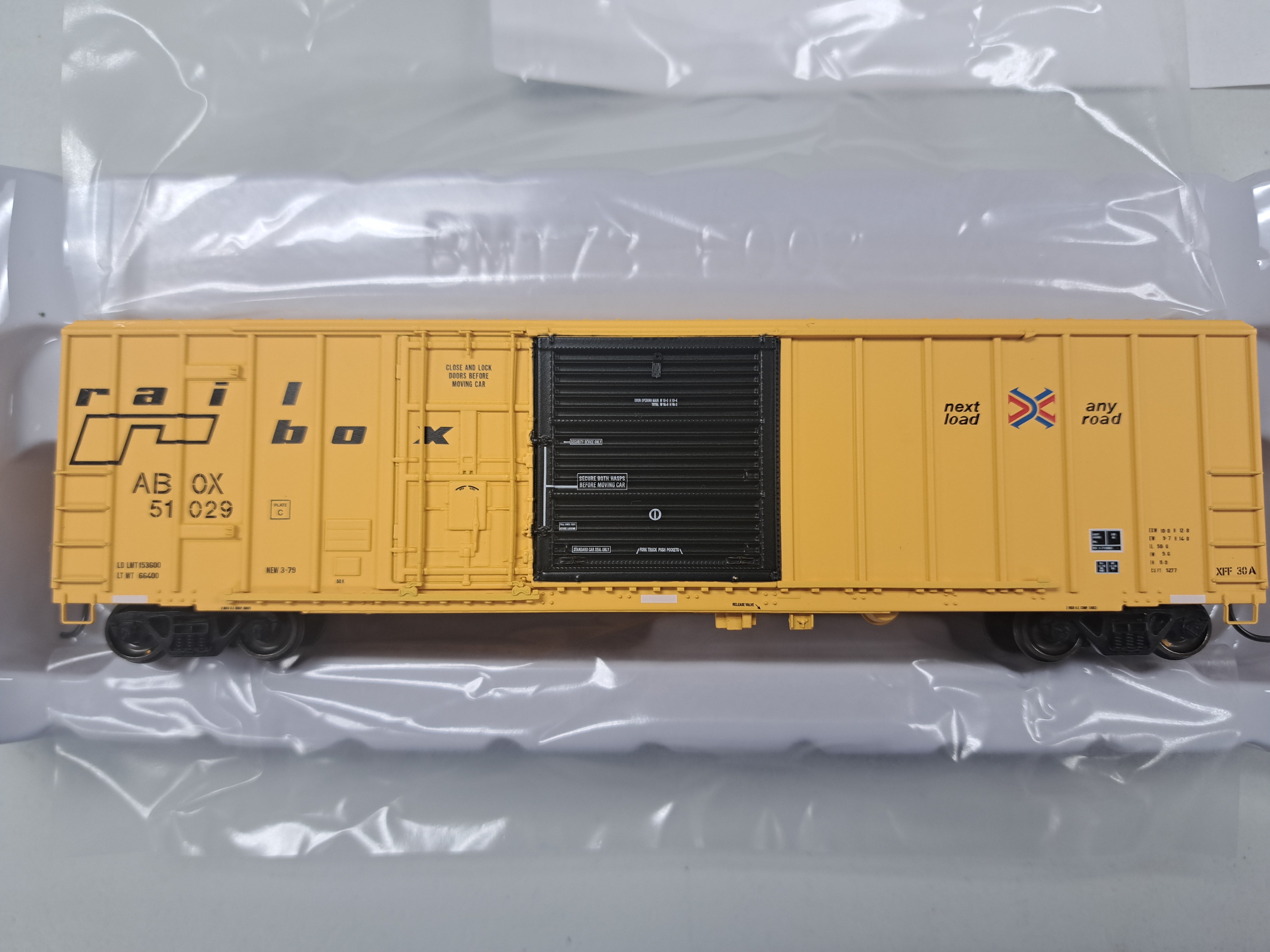 ExactRail Evolution HO Scale FMC 5277 Combo Door Boxcar, Railbox/Repai ...