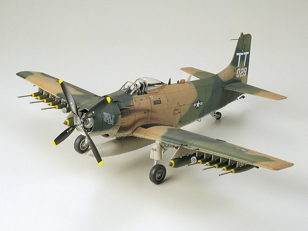 1/48 SCALE DOUGLAS A-1J SKYRAIDER™ USAF