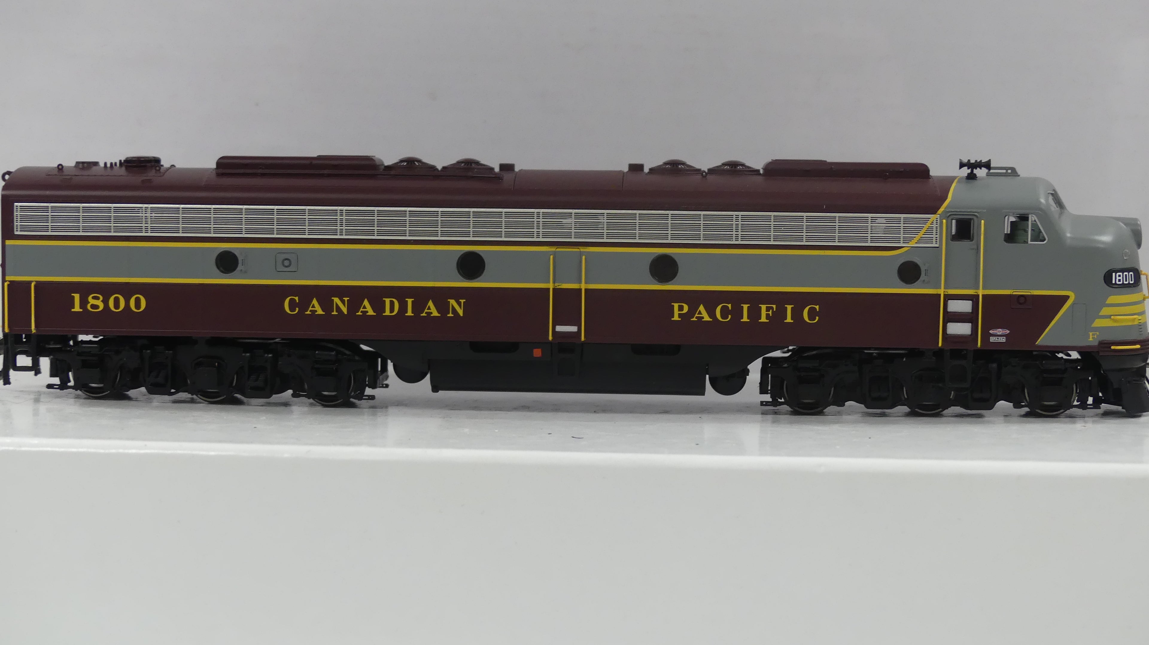 Rapido HO Scale EMD E8 Canadian Pacific (Later Maroon) DCC & Sound