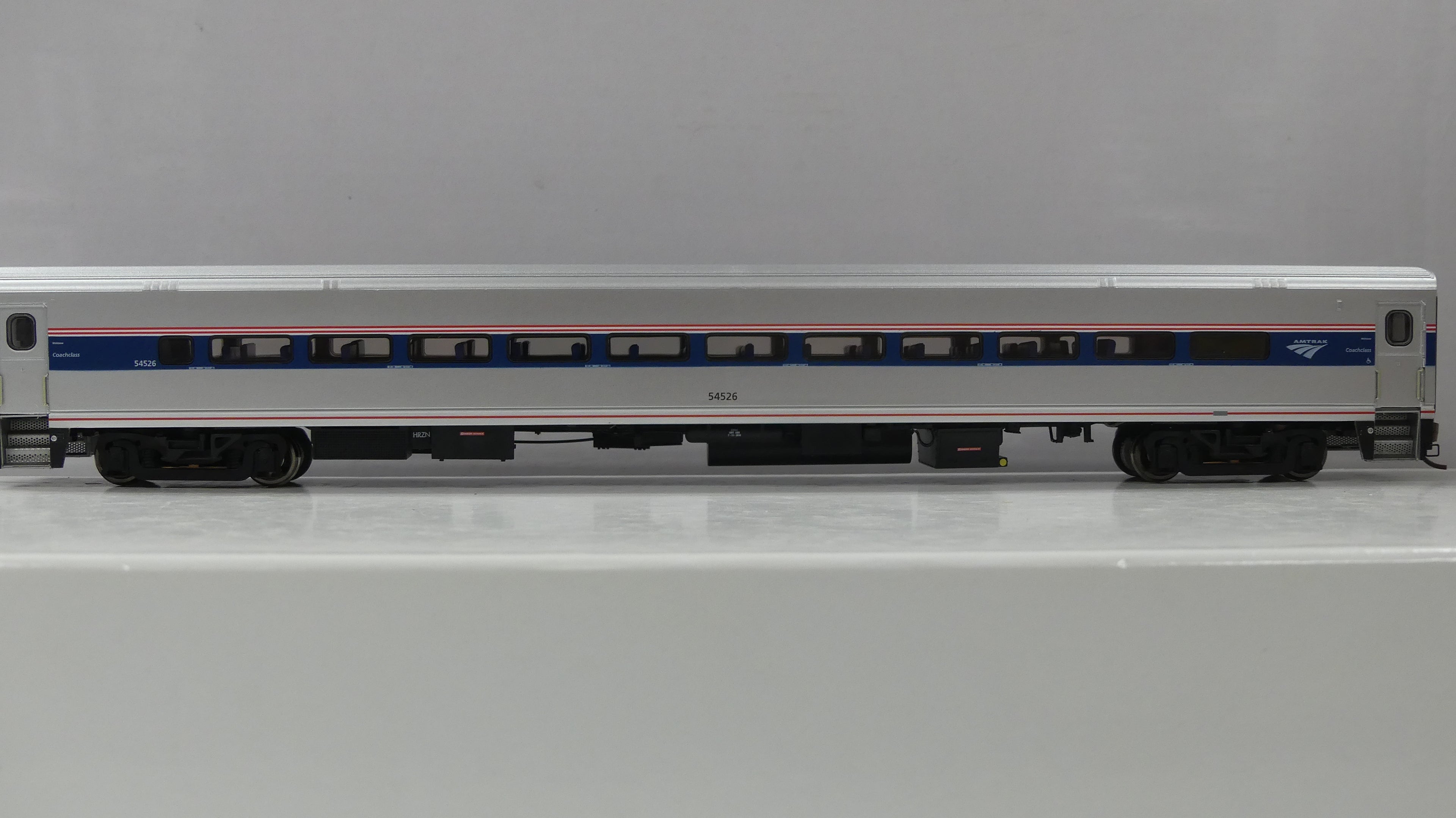 Rapido  Ho Scale Horizon Coach Amtrak Ph VI