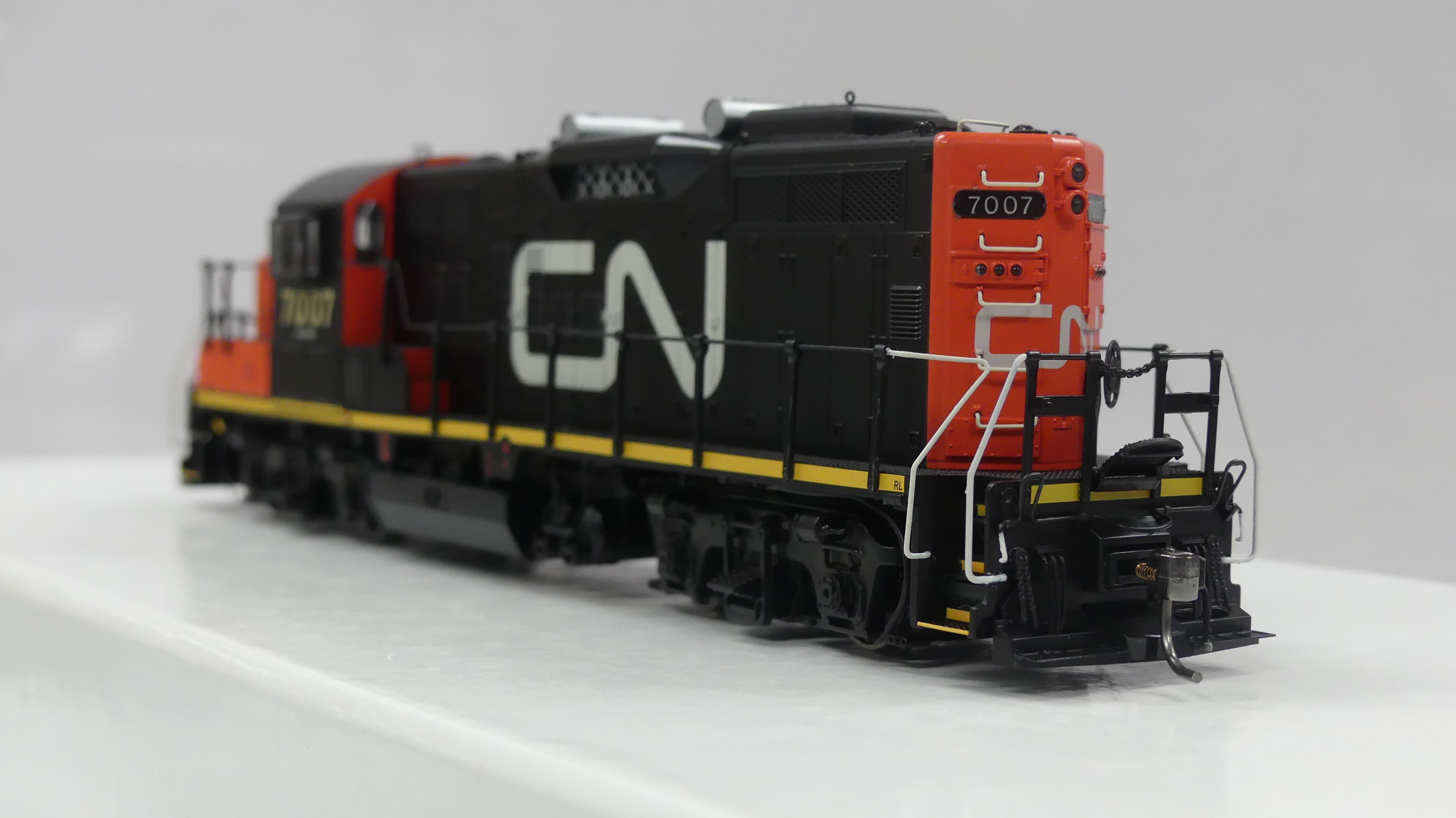 Rapido HO Scale GP9RM Canadian National (Large Noodle) DCC Ready