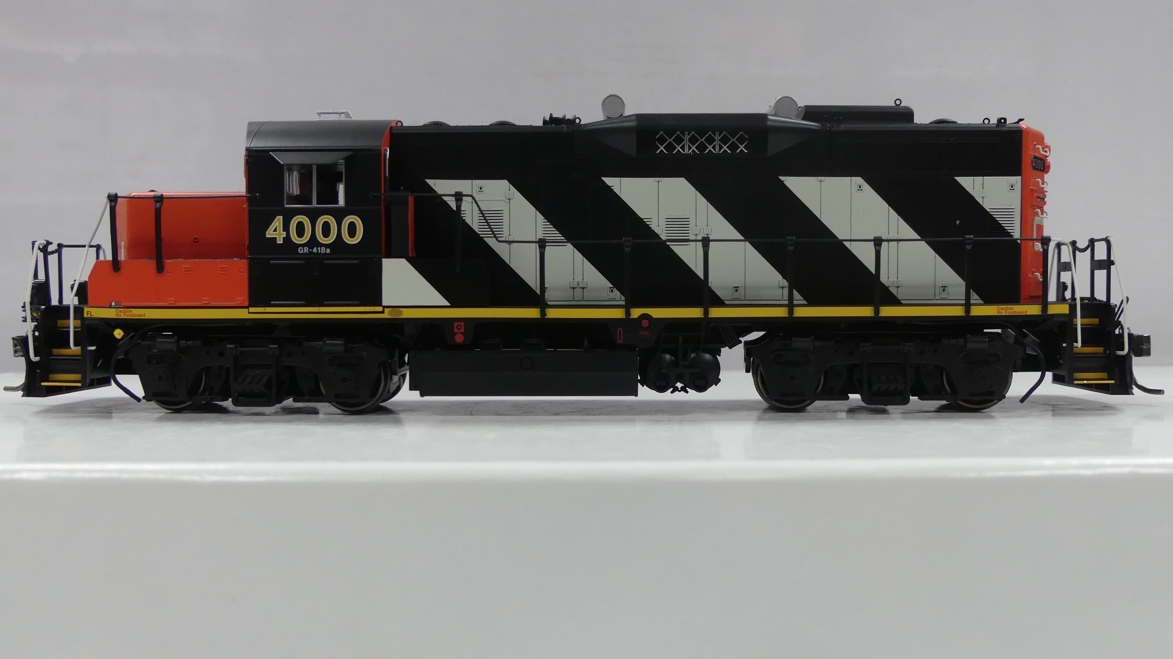 Rapido HO Scale GP9RM Canadian National (Stripe Scheme) DCC & Sound