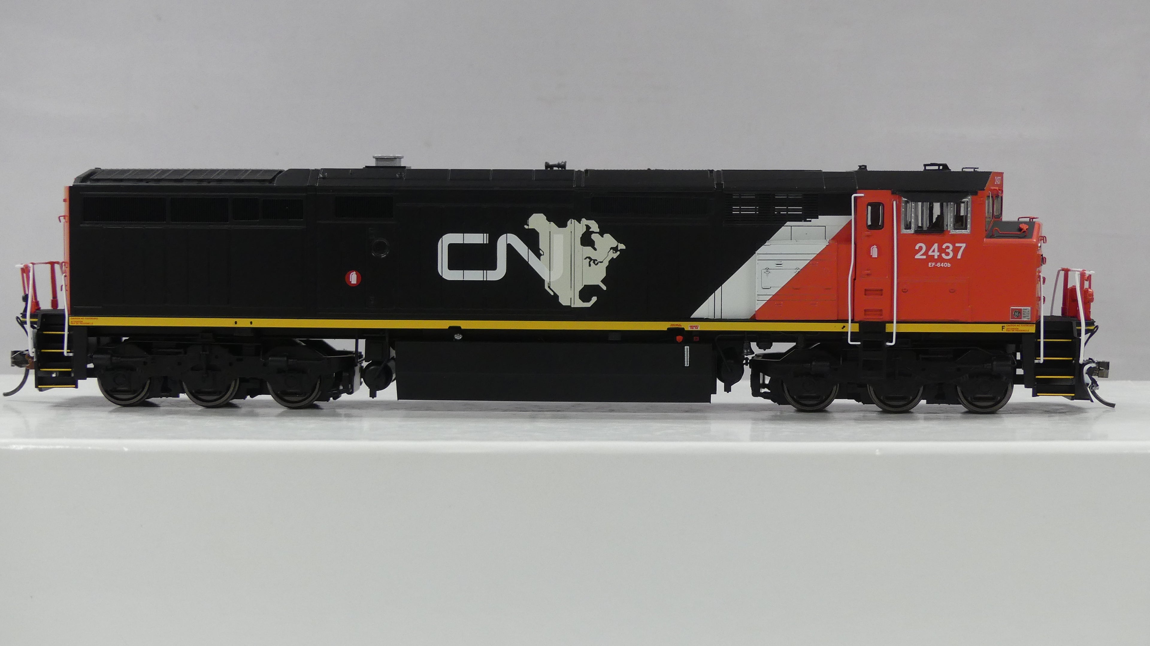 Rapido HO Scale Dash 8-40CM CN (CN North American Scheme) DCC & Sound