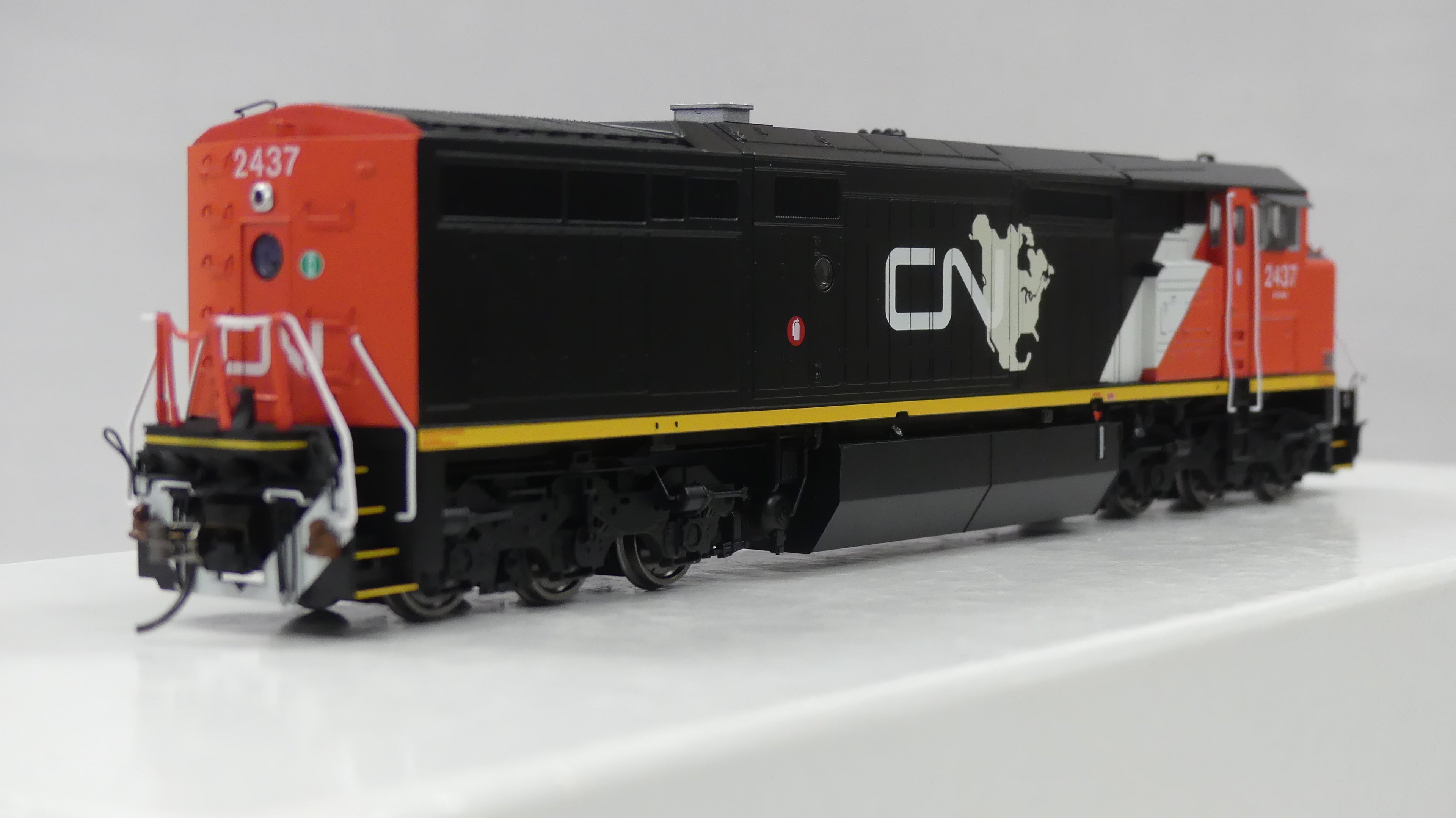 Rapido HO Scale Dash 8-40CM CN (CN North American Scheme) DCC & Sound