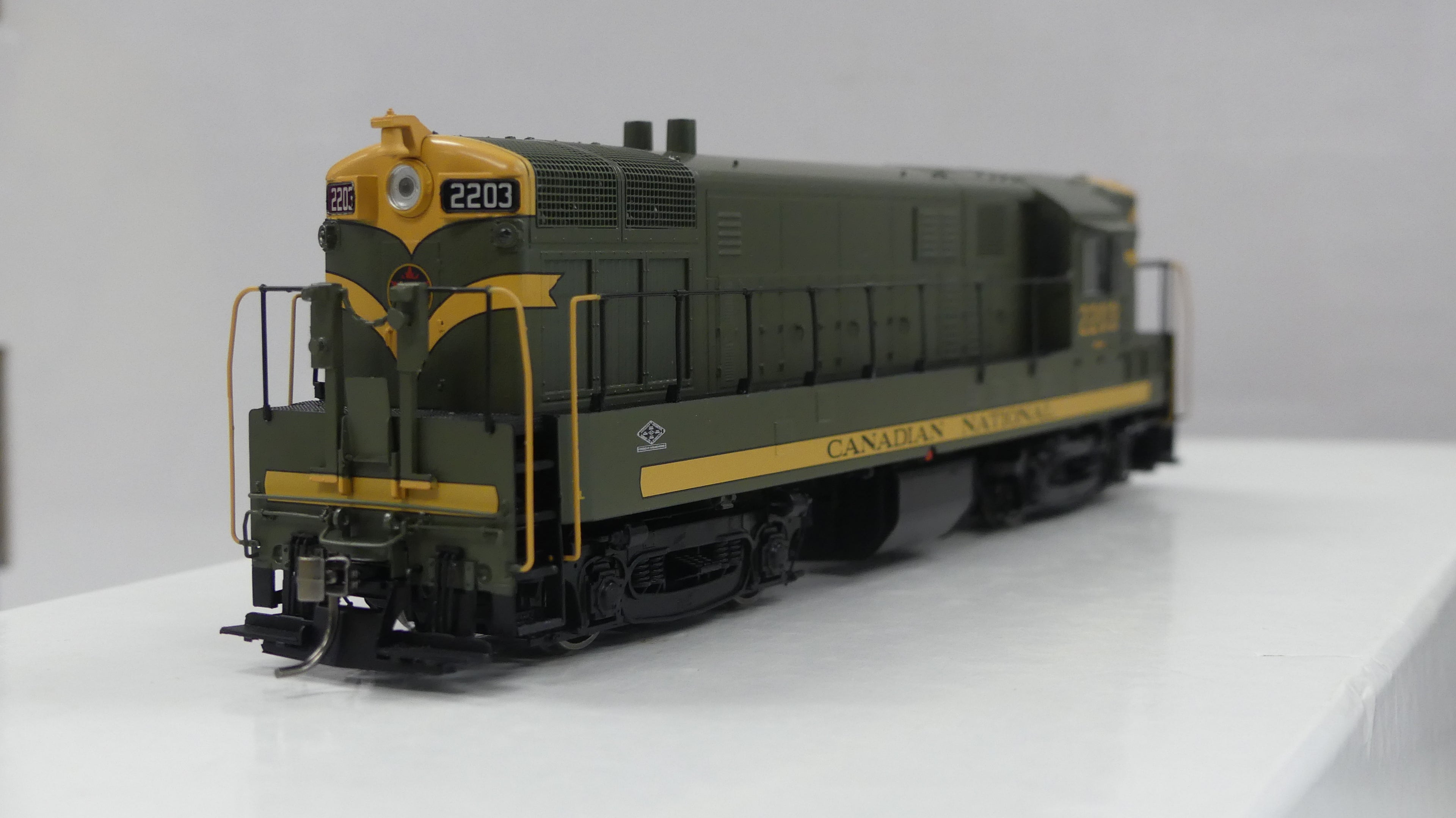 Rapido Ho Scale Fairbanks Morse H16-44 Canadian National CNR DCC & Sound