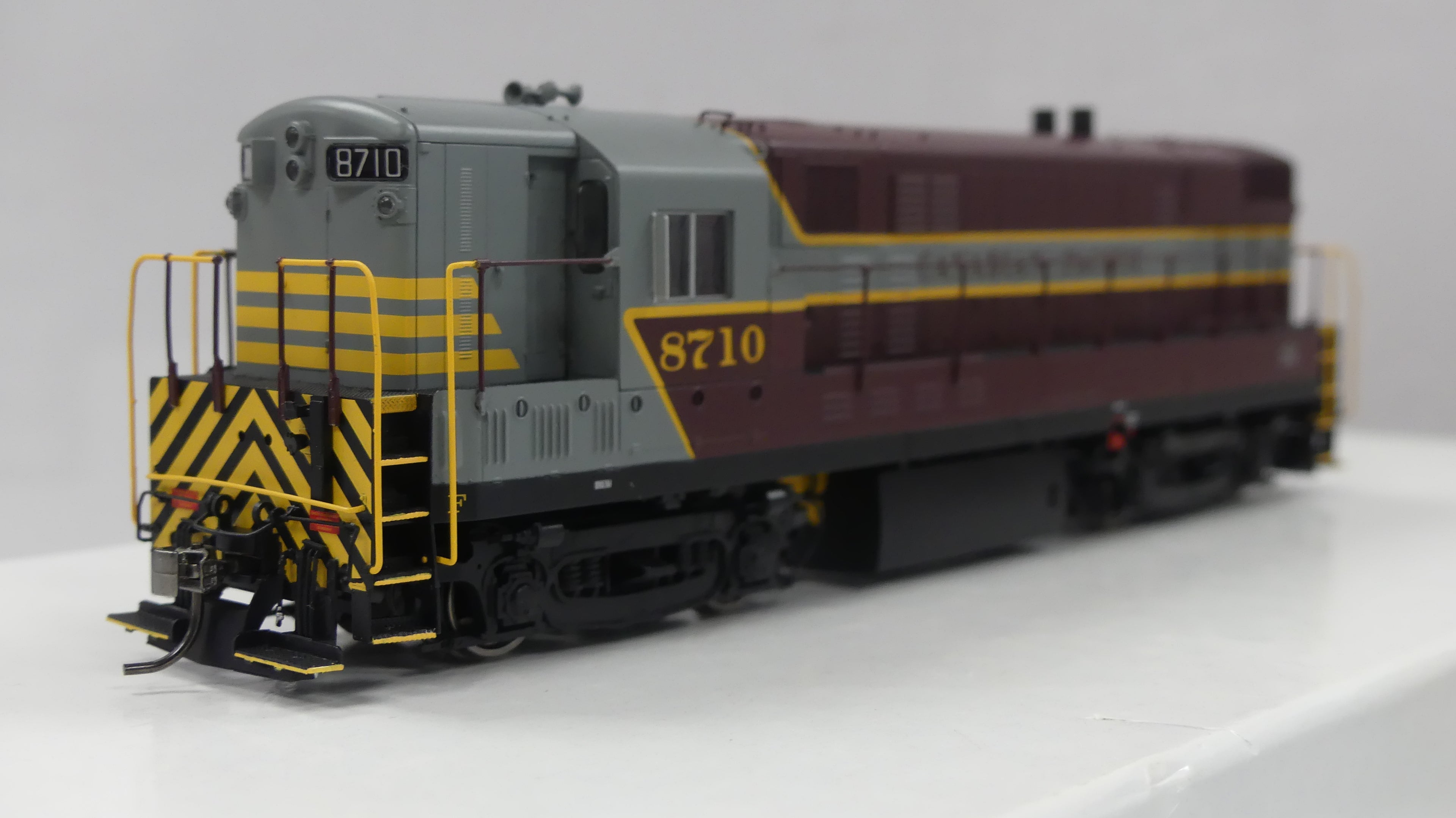 Rapido Ho Scale Fairbanks Morse H16-44 Canadian Pacific (Block) CPR DCC & Sound