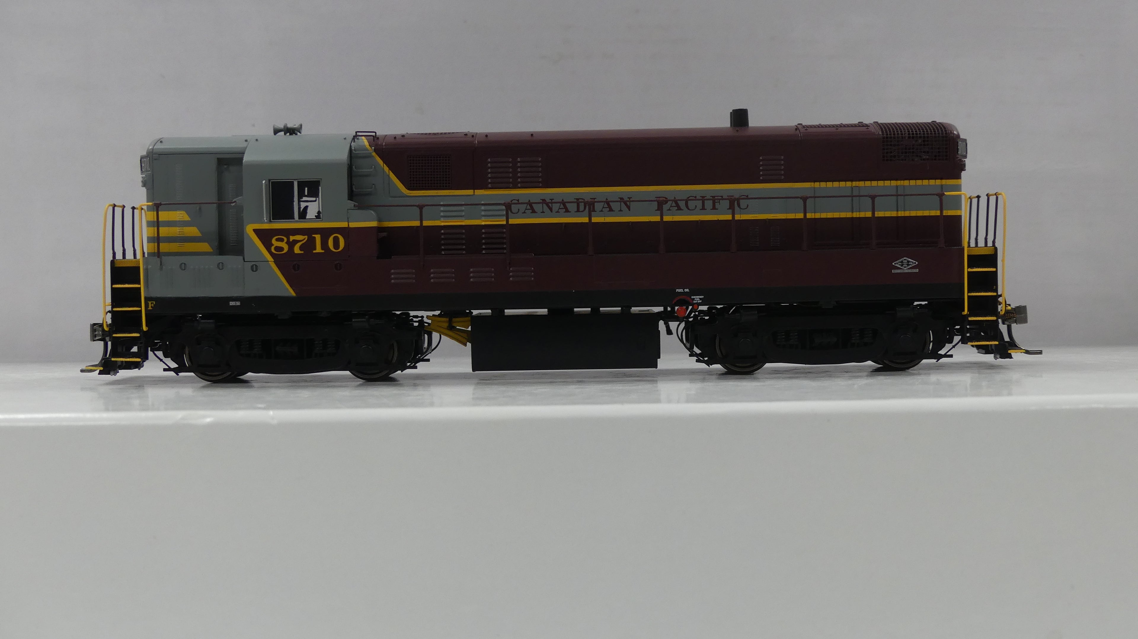 Rapido Ho Scale Fairbanks Morse H16-44 Canadian Pacific (Block) CPR DCC & Sound