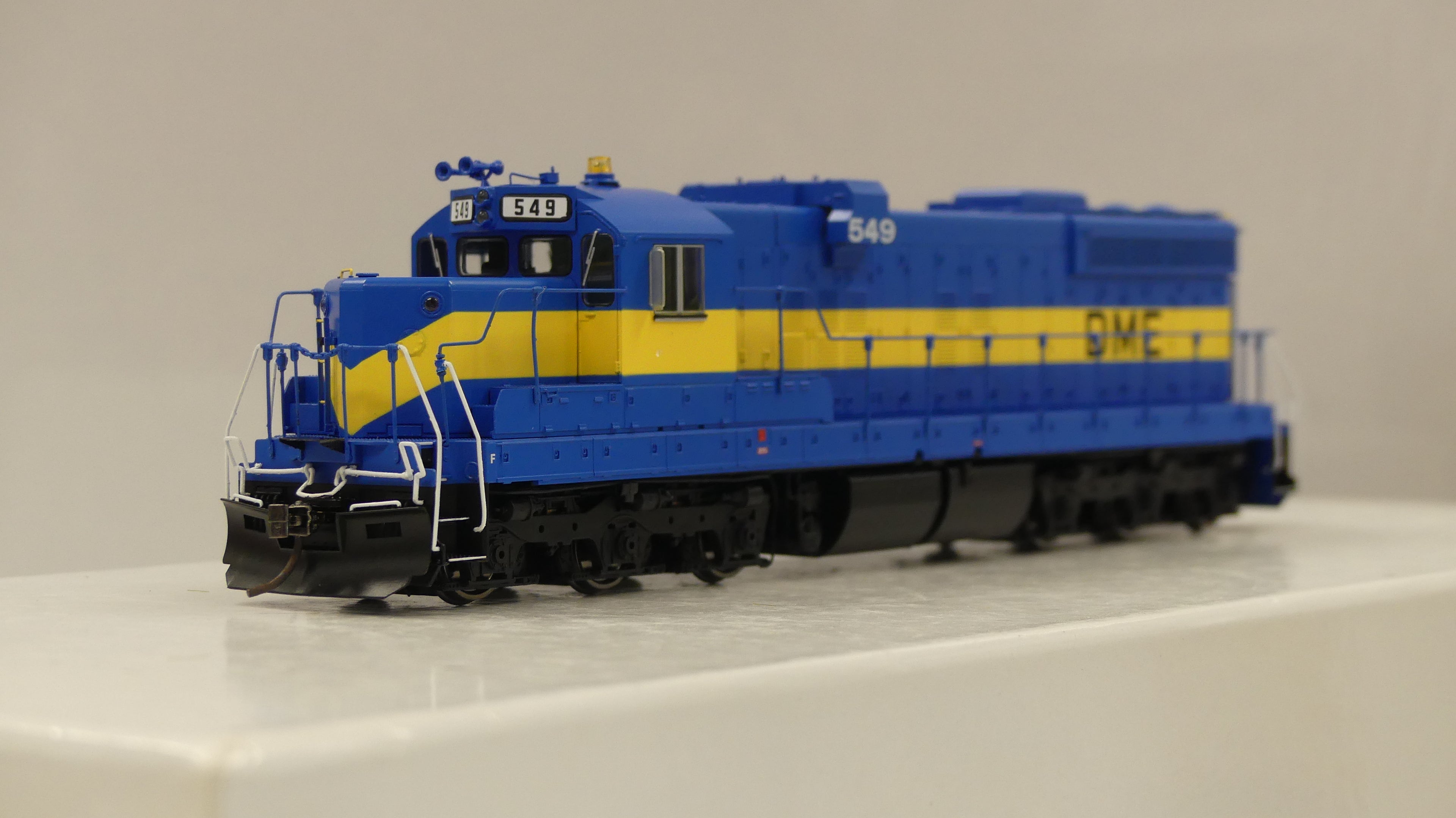 Rapido Ho Scale EMD SD10 Dakota, Minnesota & Eastern DCC & Sound