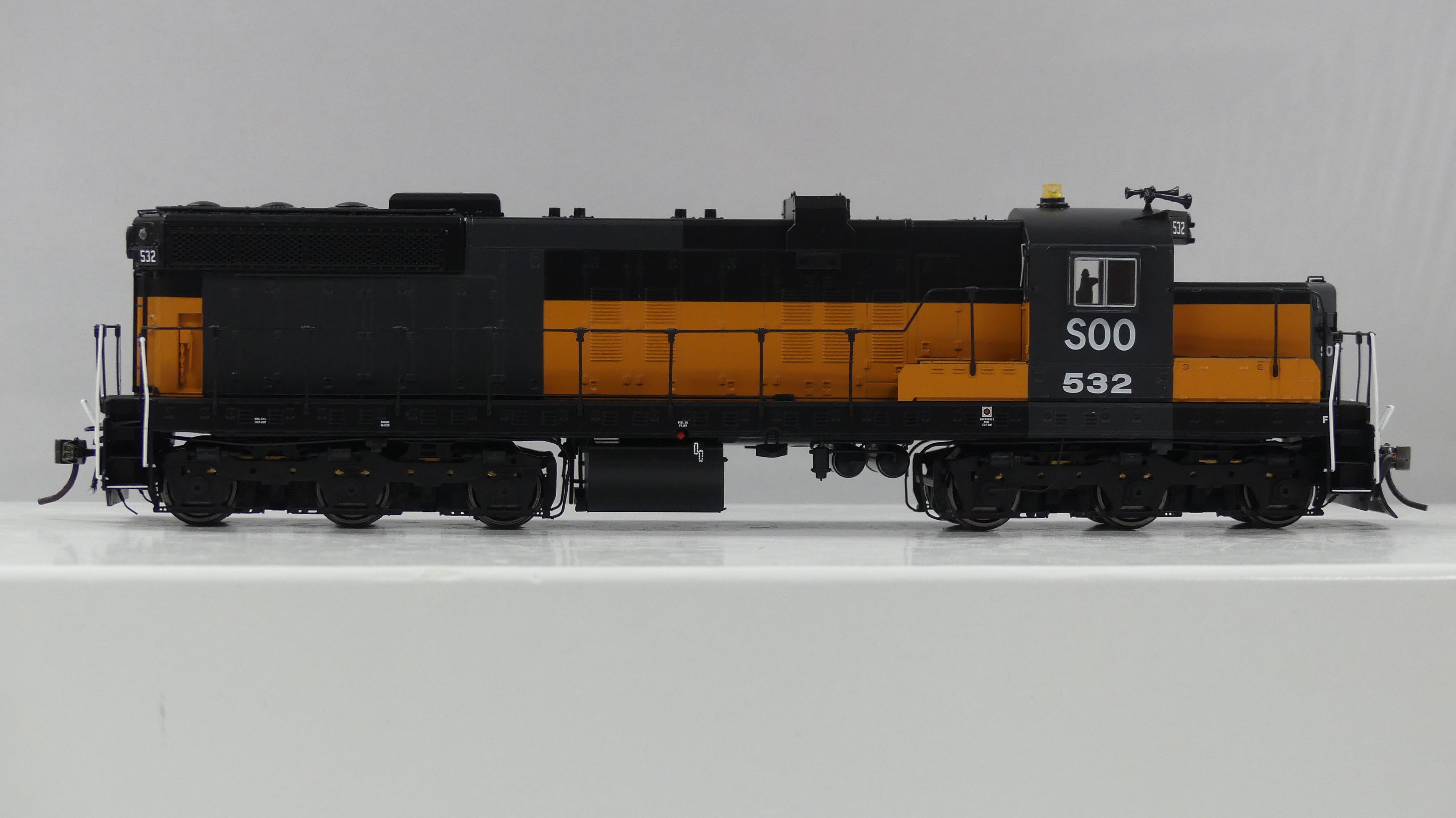 Rapido Ho Scale EMD SD10 Soo Line Ex Milw DCC & Sound