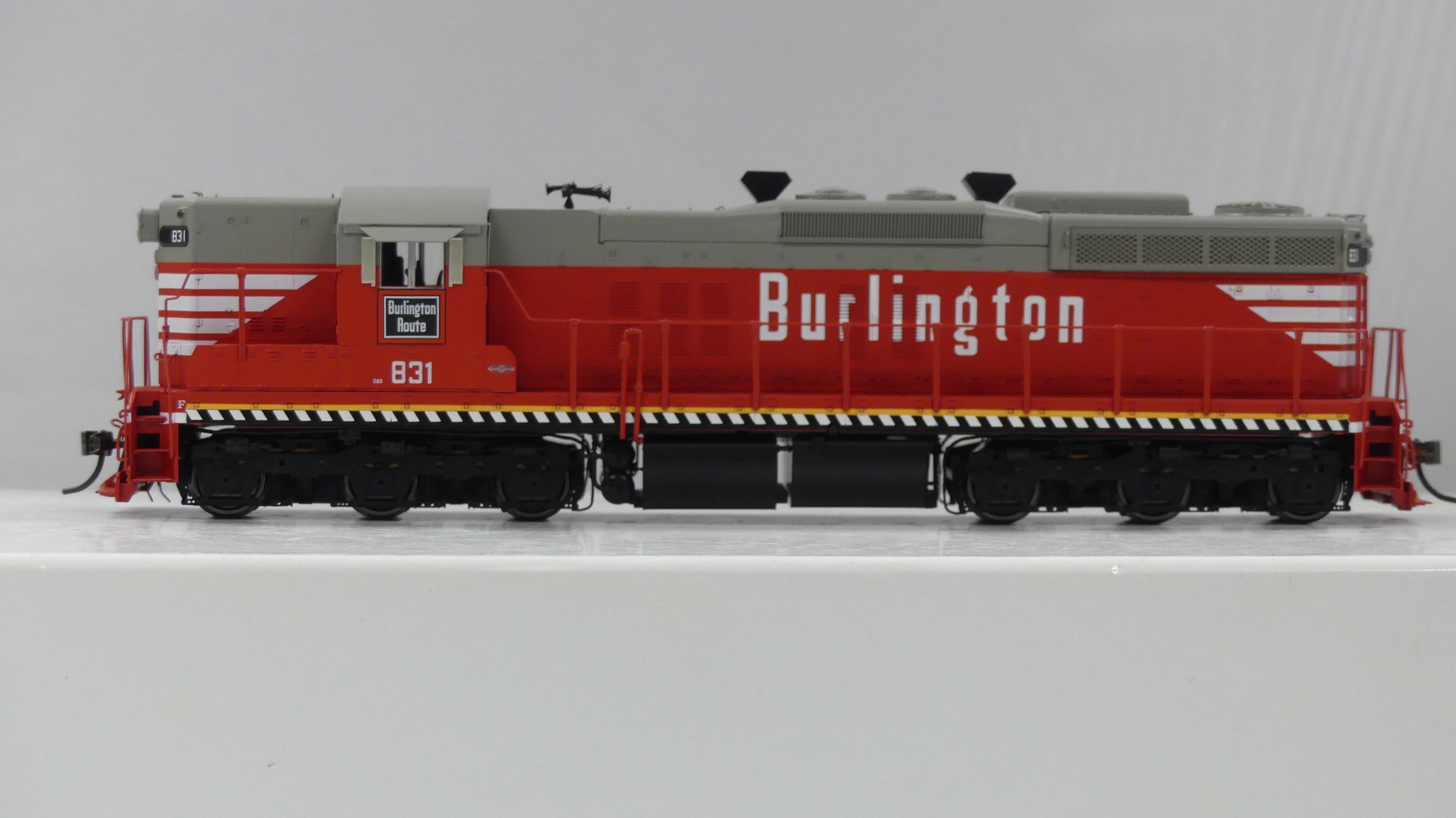 Rapido Ho Scale EMD SD9 Burlington (CB&Q) Striped Sill DCC & Sound