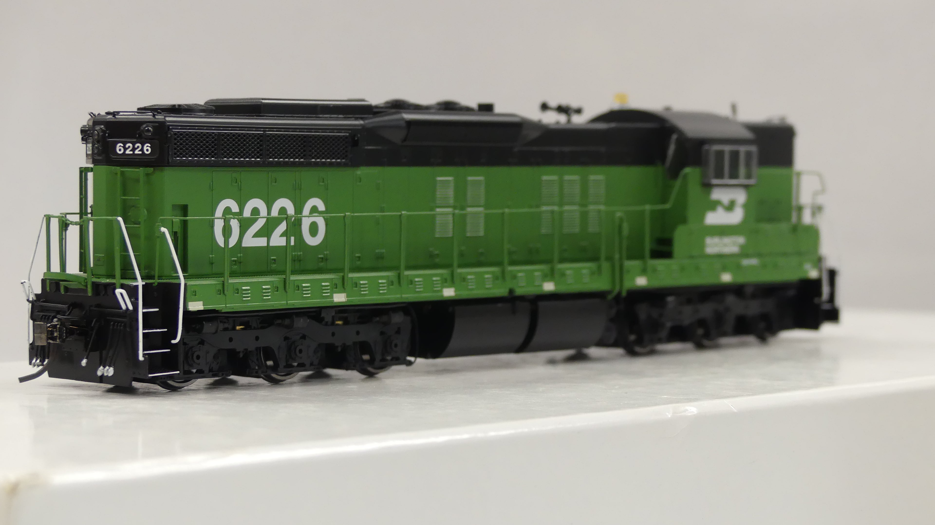 Rapido Ho Scale EMD SD9 Burlington Northern DCC & Sound