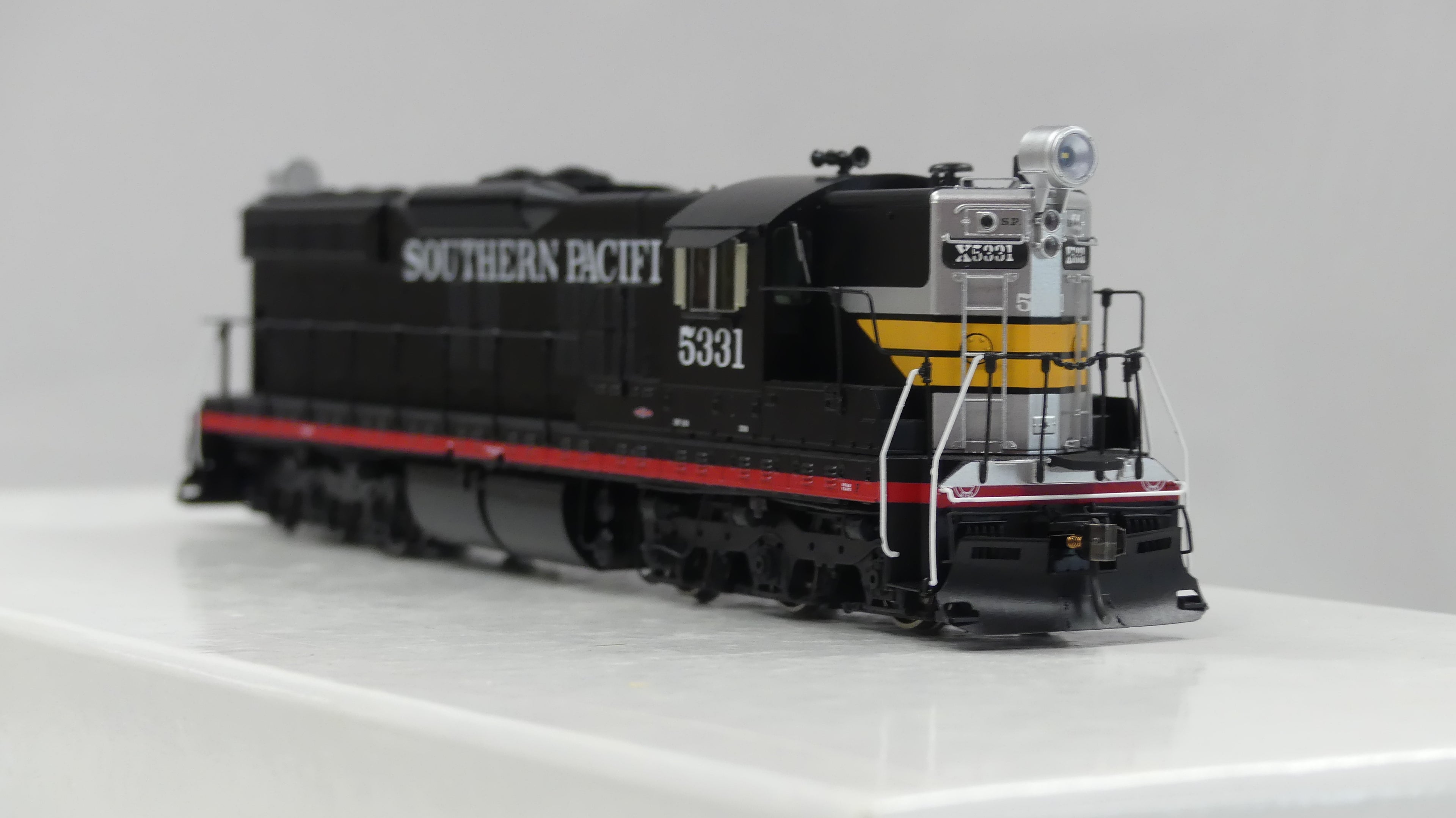 Rapido Ho Scale EMD SD7 Southern Pacific Black Widow Scheme DCC & Sound