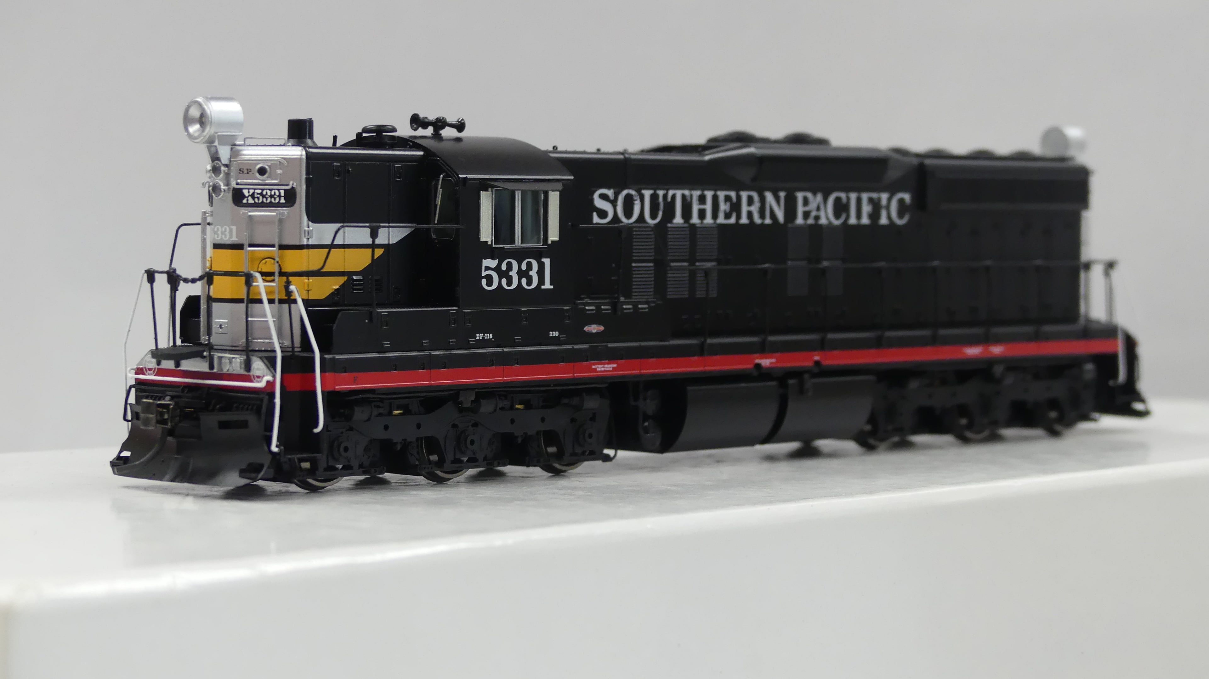 Rapido Ho Scale EMD SD7 Southern Pacific Black Widow Scheme DCC & Sound