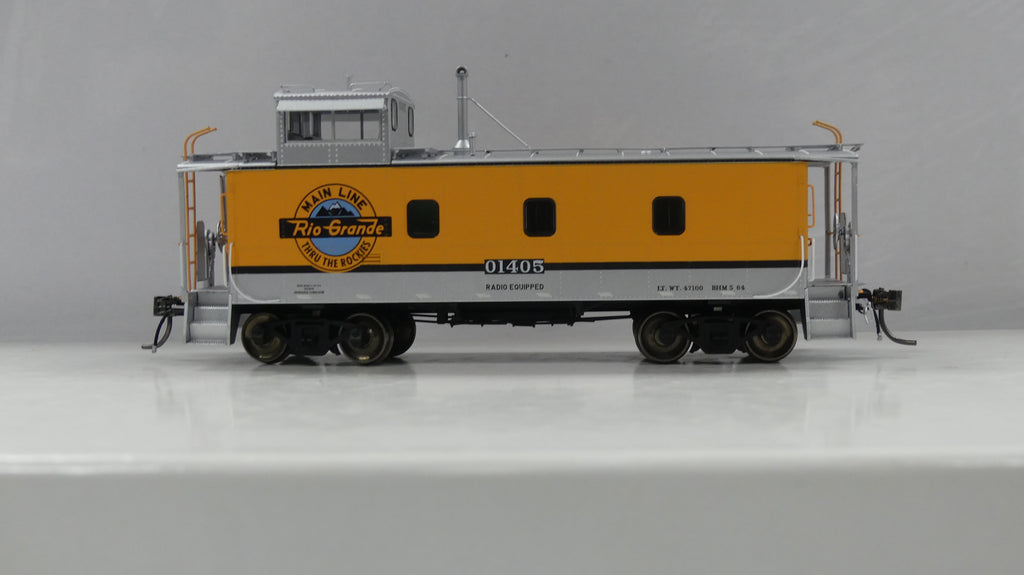 HO D&RGW End Cupola Steel Caboose w/ Post-War Mods: Single Stripe Scheme