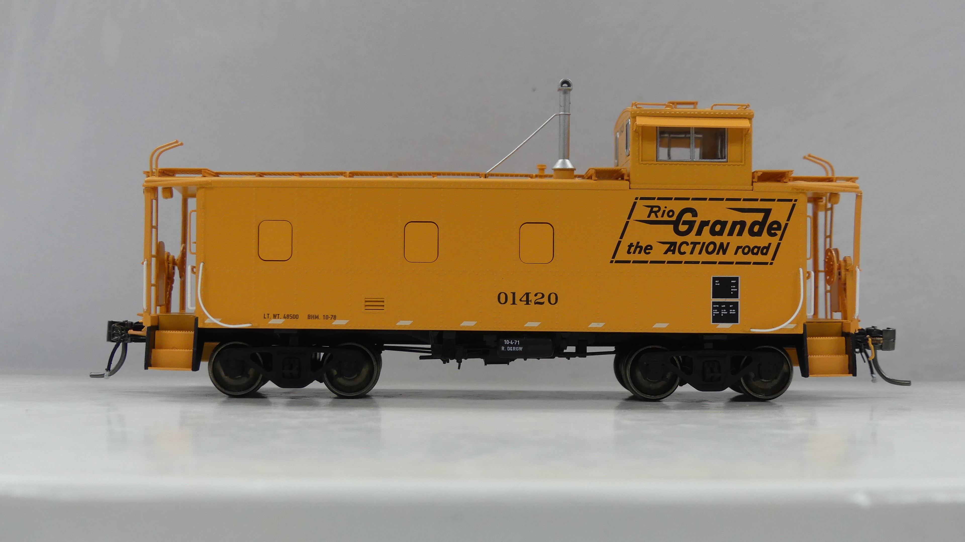 HO D&RGW End Cupola Steel Caboose w/ Late Mods: Action Road Scheme