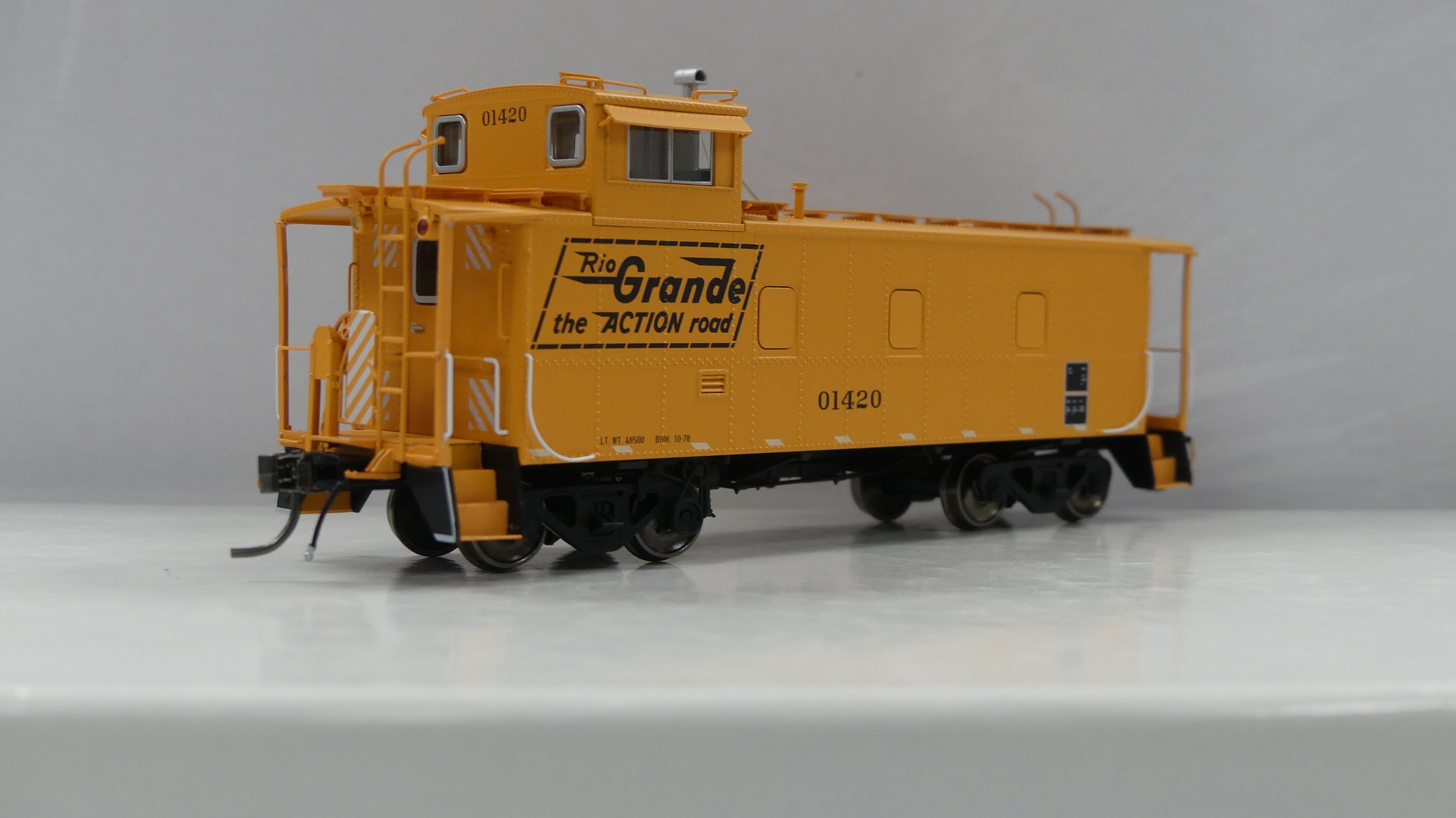 HO D&RGW End Cupola Steel Caboose w/ Late Mods: Action Road Scheme