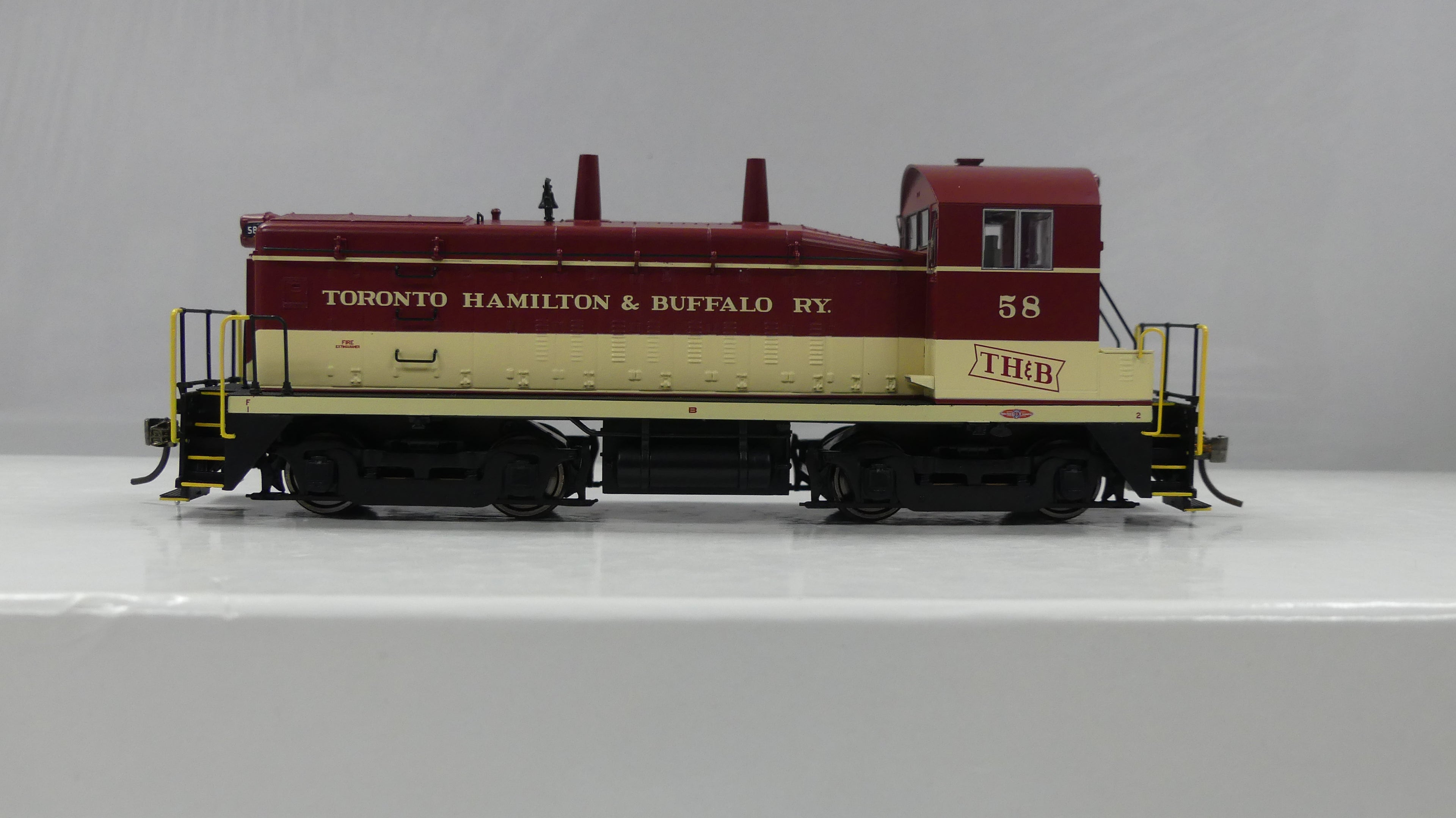 Rapido HO Scale EMD SW9 Toronto, Hamilton & Buffalo (TH&B) DCC Ready