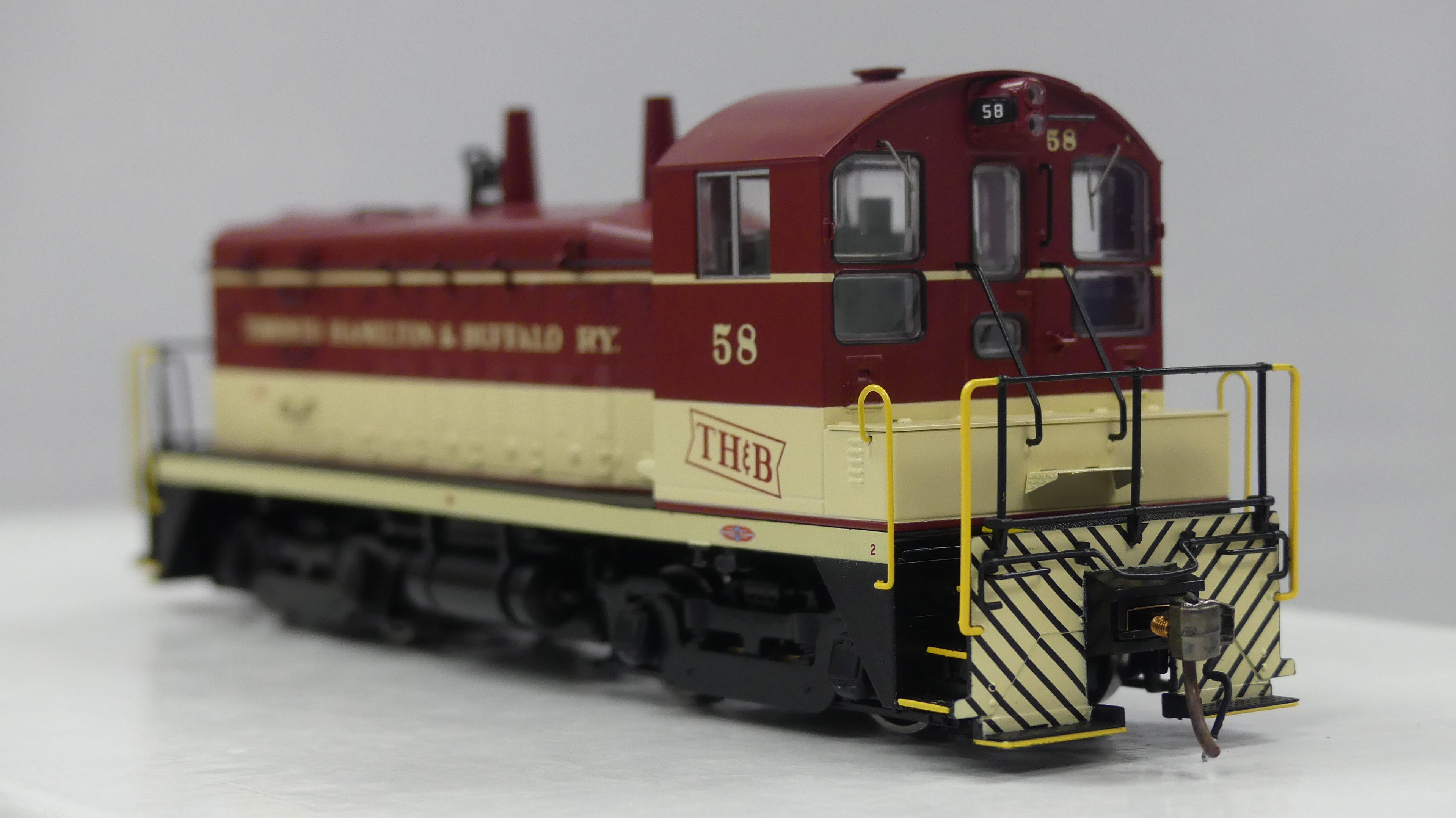 Rapido HO Scale EMD SW9 Toronto, Hamilton & Buffalo (TH&B) DCC Ready