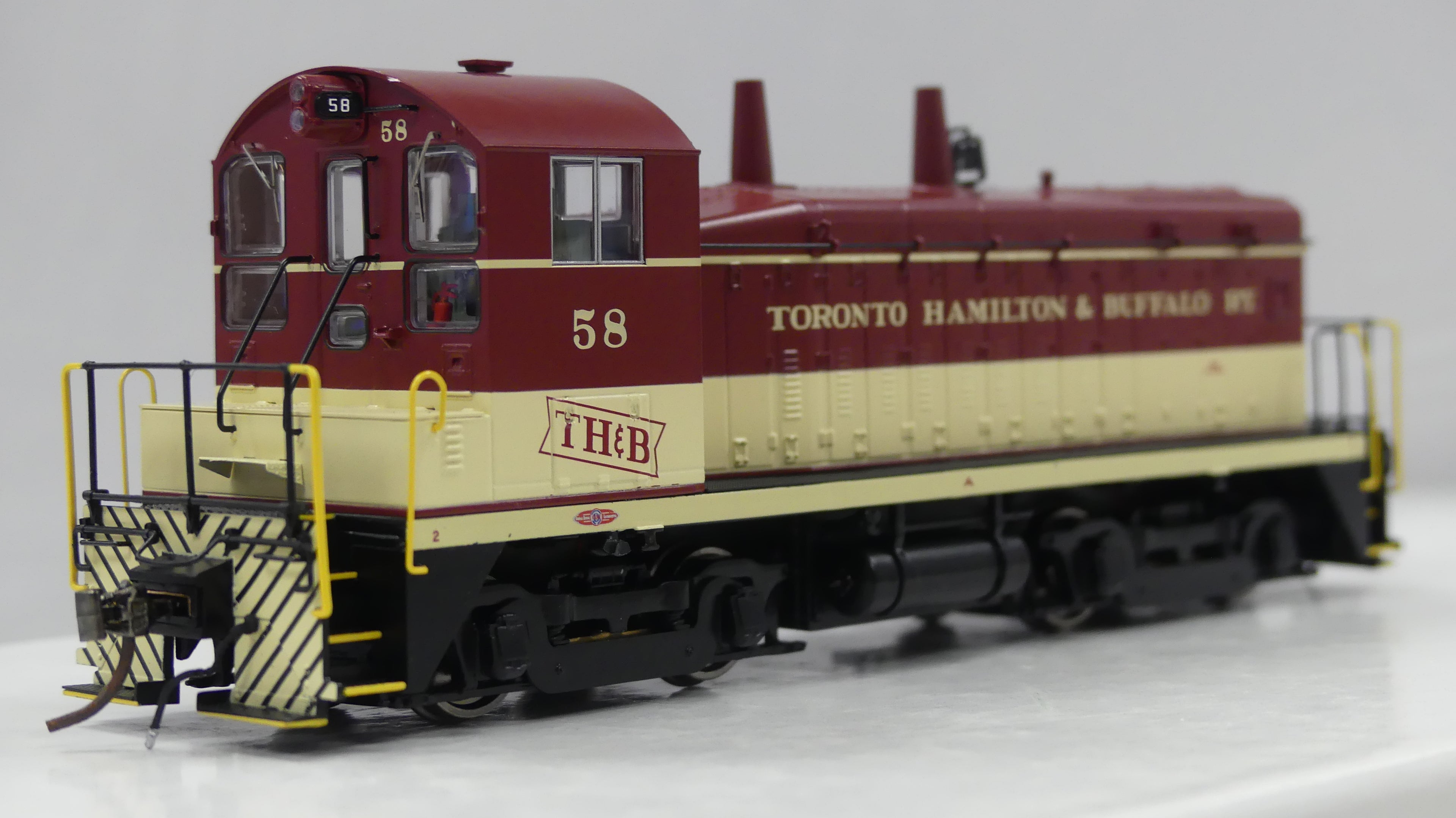 Rapido HO Scale EMD SW9 Toronto, Hamilton & Buffalo (TH&B) DCC Ready
