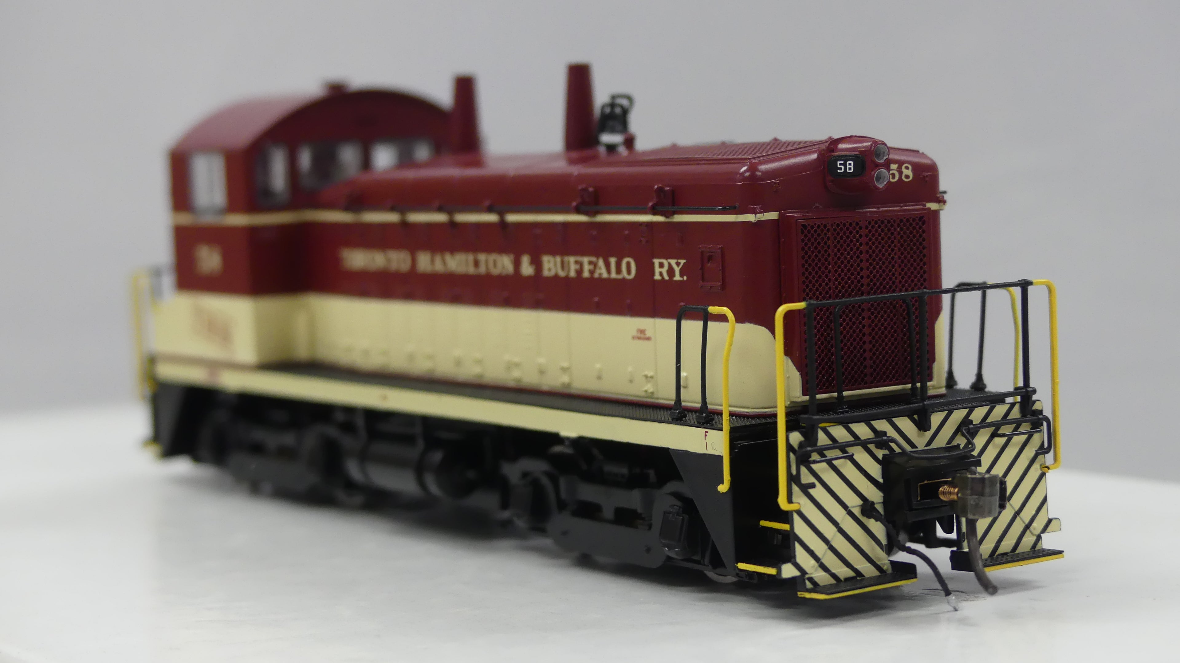 Rapido HO Scale EMD SW9 Toronto, Hamilton & Buffalo (TH&B) DCC Ready