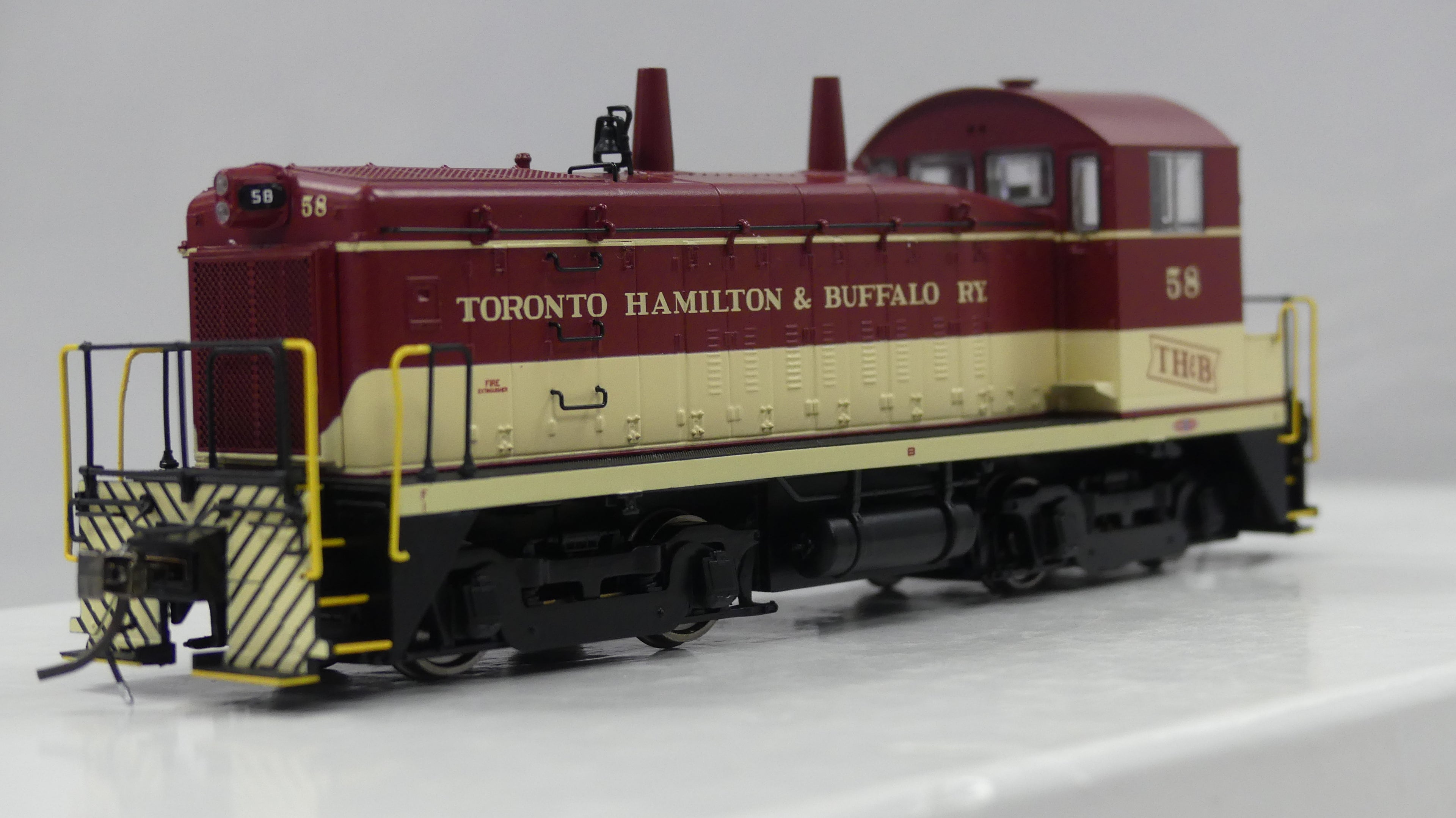 Rapido HO Scale EMD SW9 Toronto, Hamilton & Buffalo (TH&B) DCC Ready