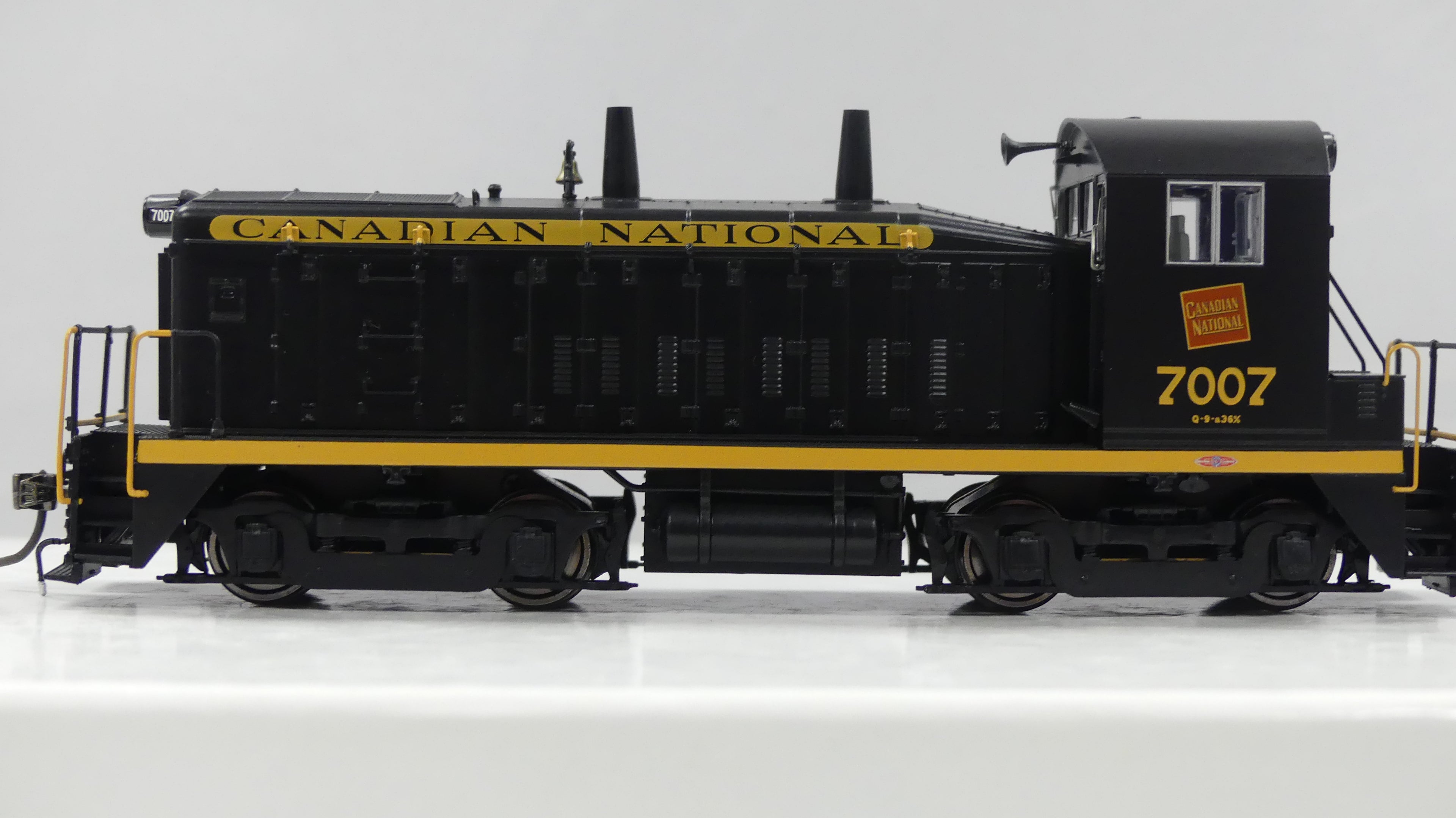 Rapido HO Scale EMD SW9 Canadian National (Black Scheme) DCC & Sound