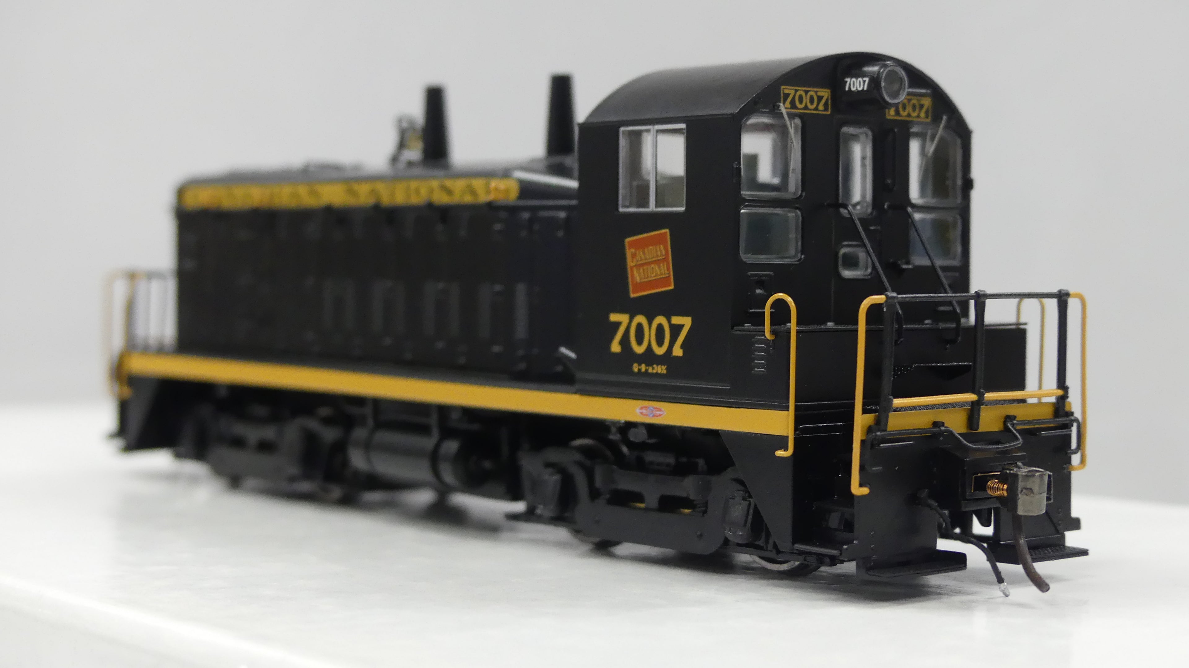 Rapido HO Scale EMD SW9 Canadian National (Black Scheme) DCC & Sound