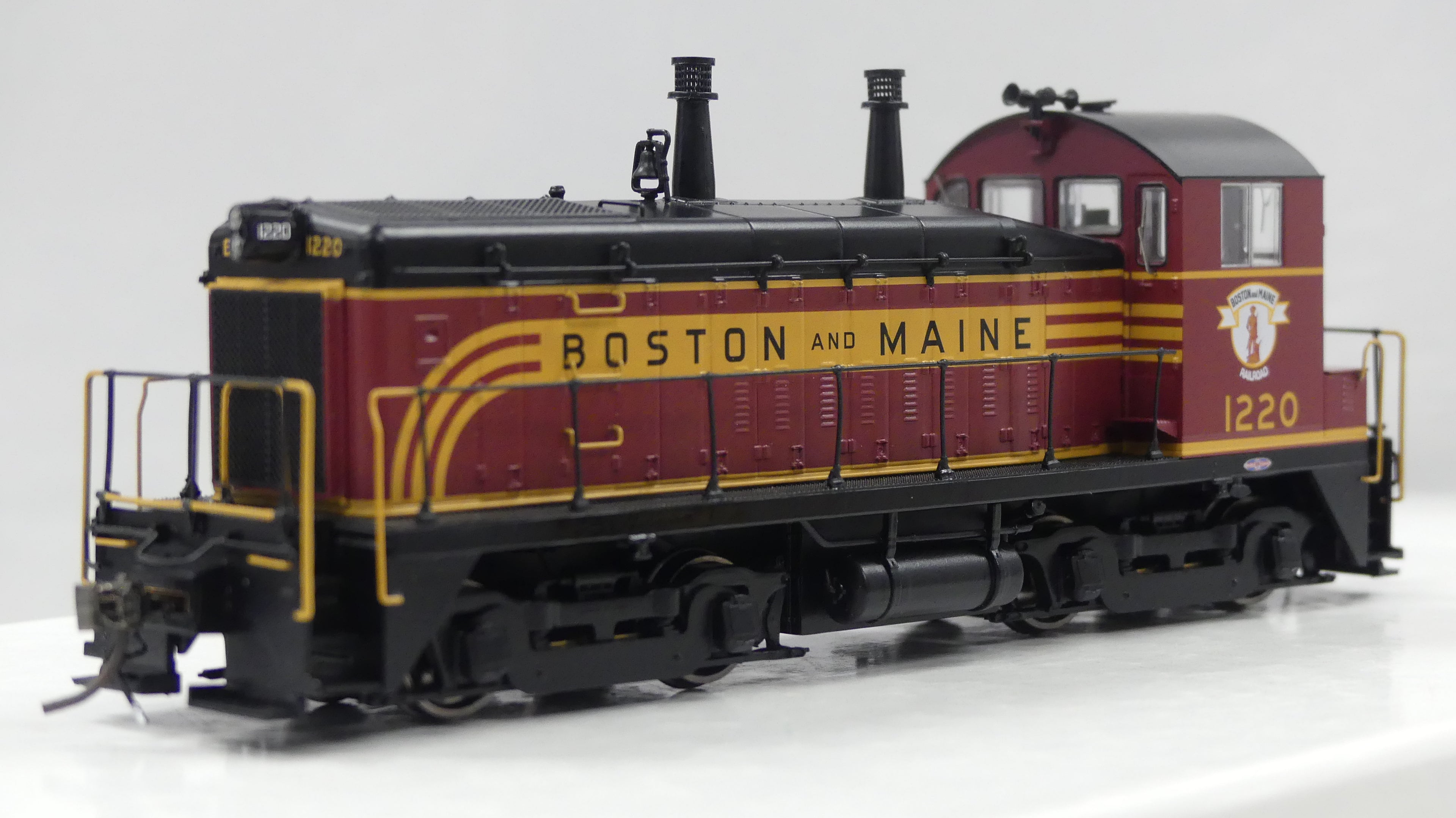 Rapido HO Scale EMD SW9 Boston & Maine (As delivered) DCC & Sound
