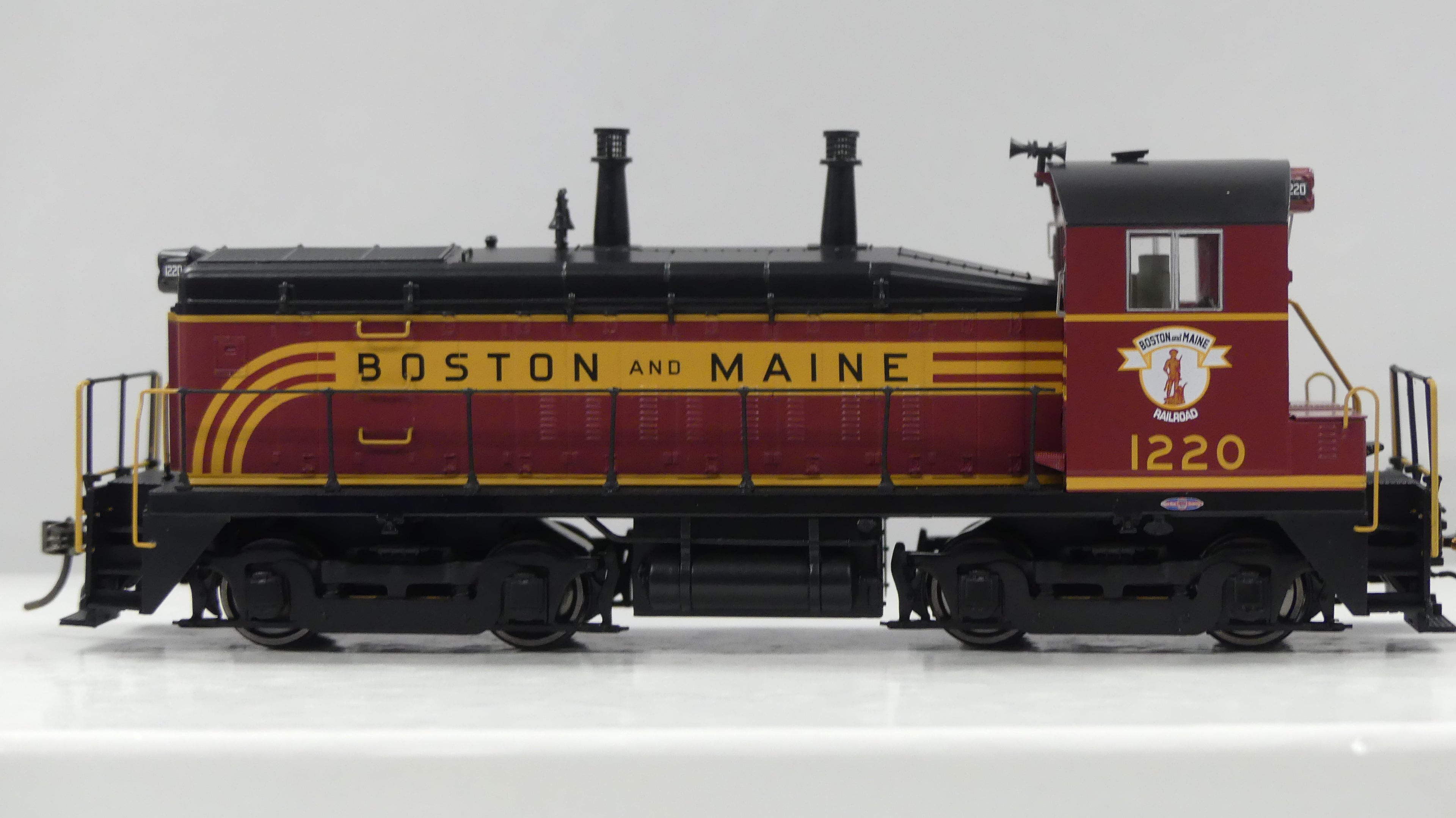Rapido HO Scale EMD SW9 Boston & Maine (As delivered) DCC Ready